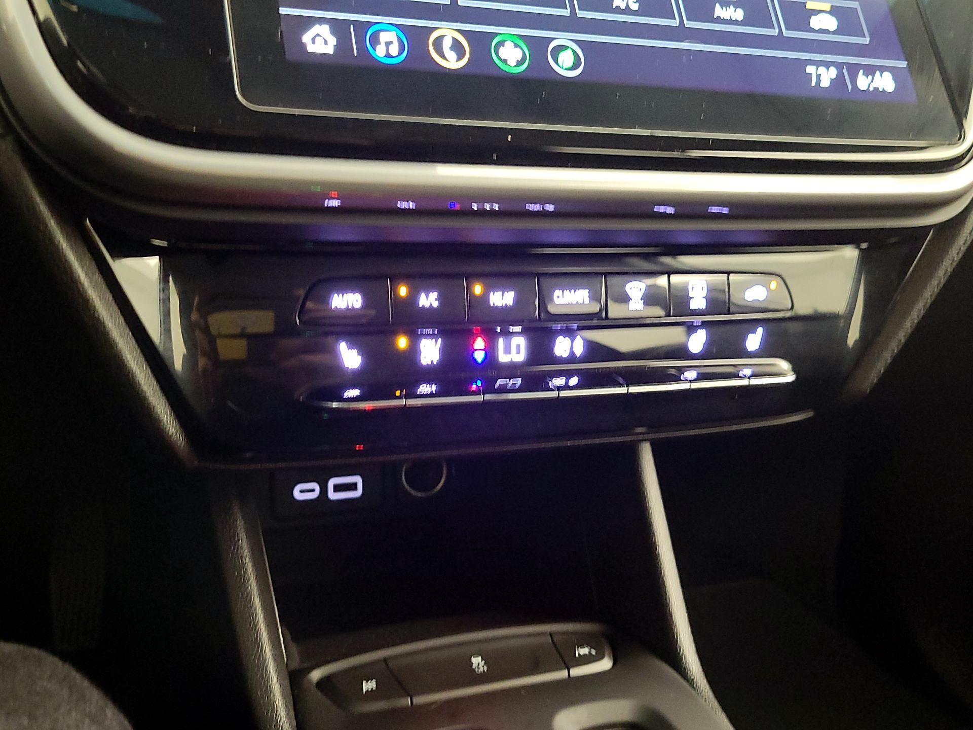 Thumbnail: 2022 Chevrolet Bolt EV - 16