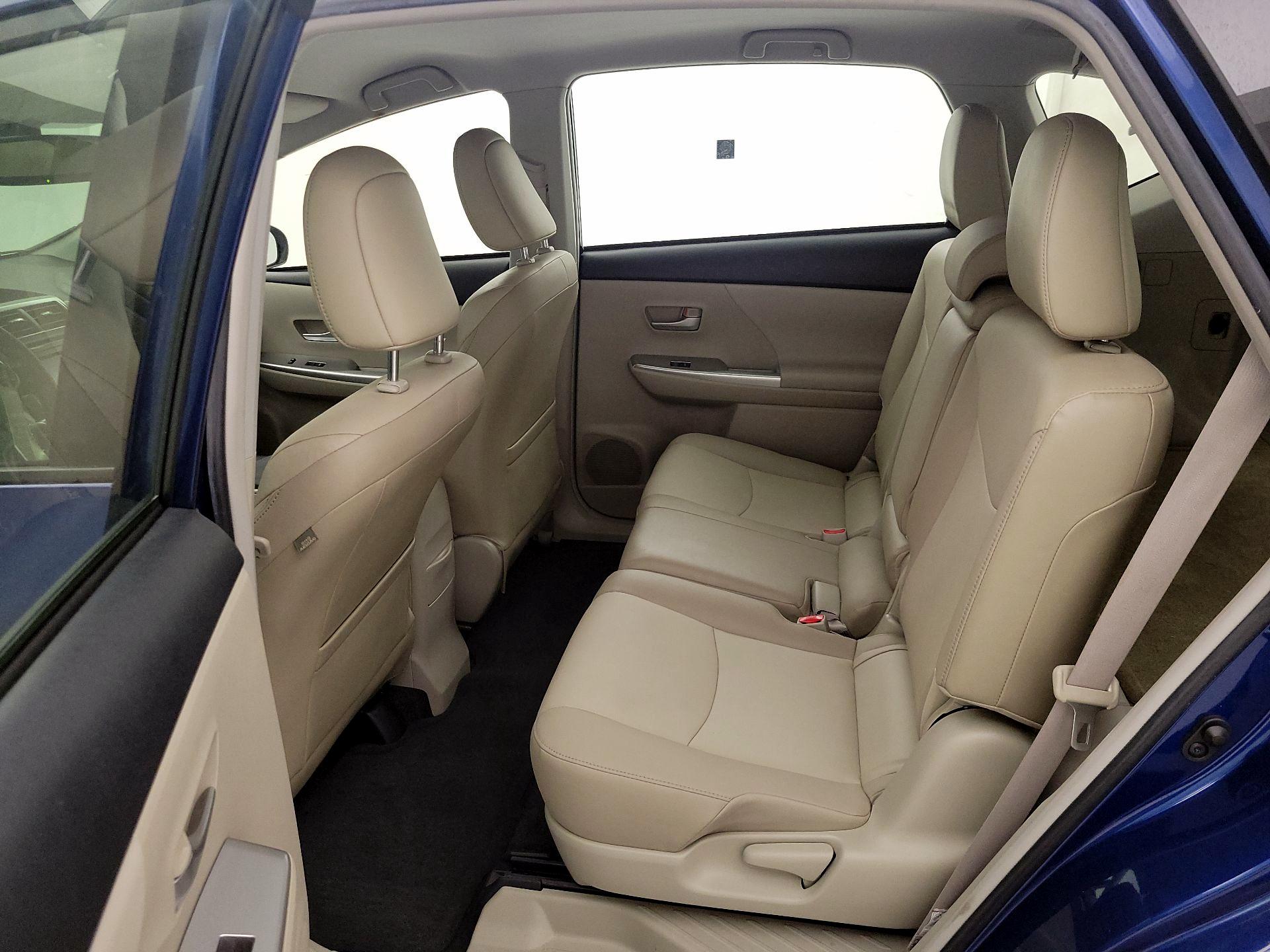 Thumbnail: 2014 Toyota Prius v - 18