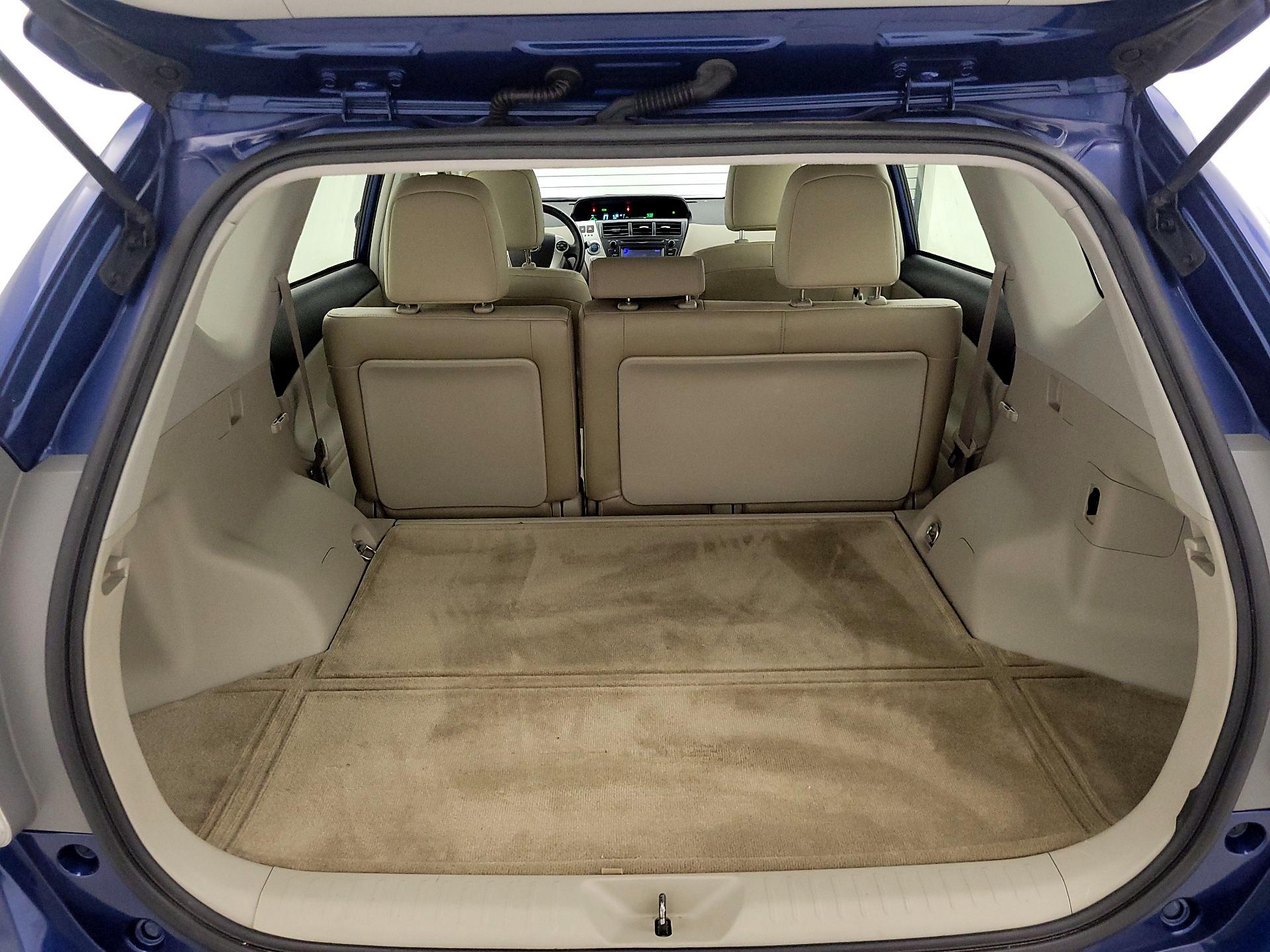 Thumbnail: 2014 Toyota Prius v - 19