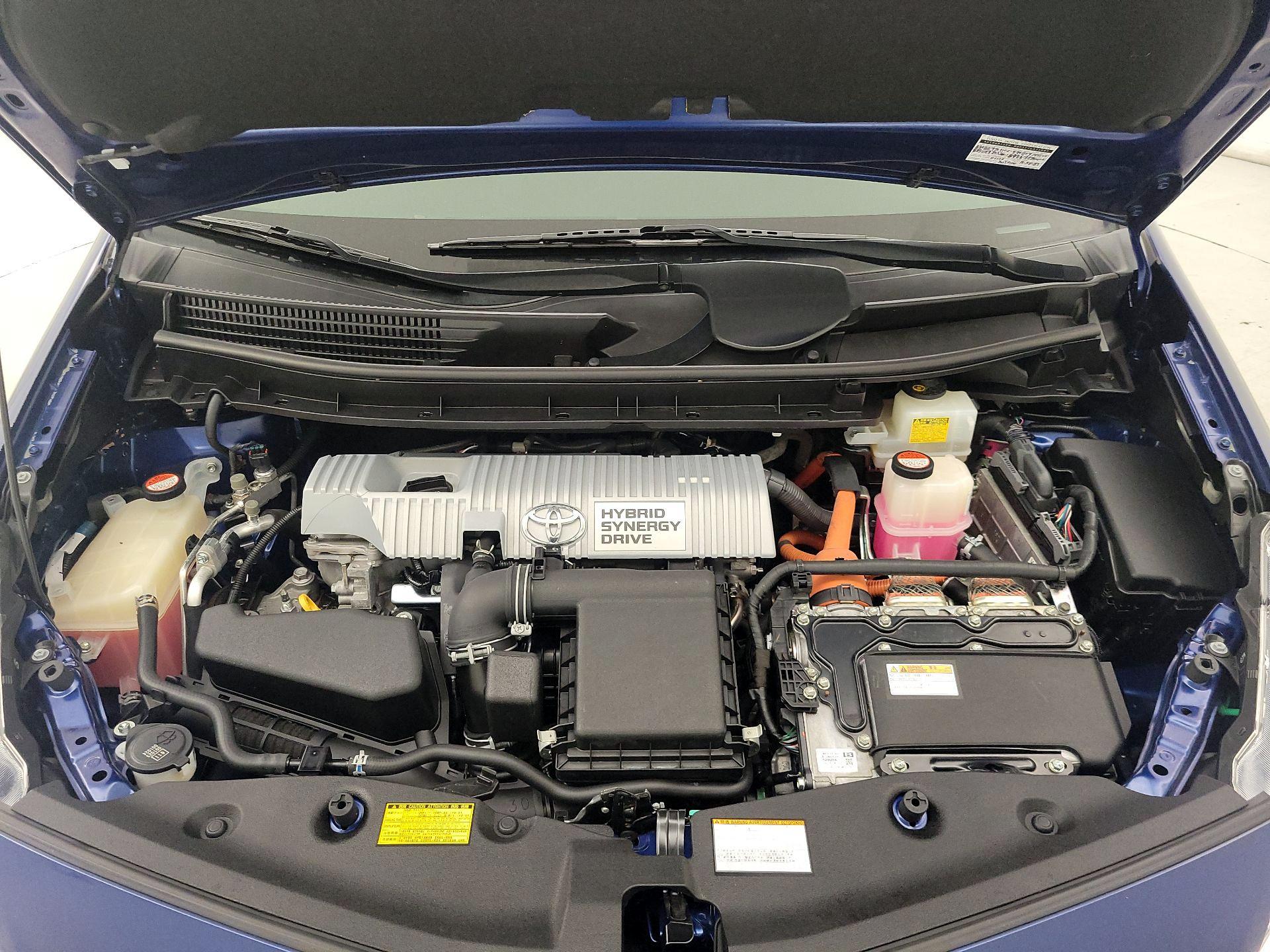 Thumbnail: 2014 Toyota Prius v - 20