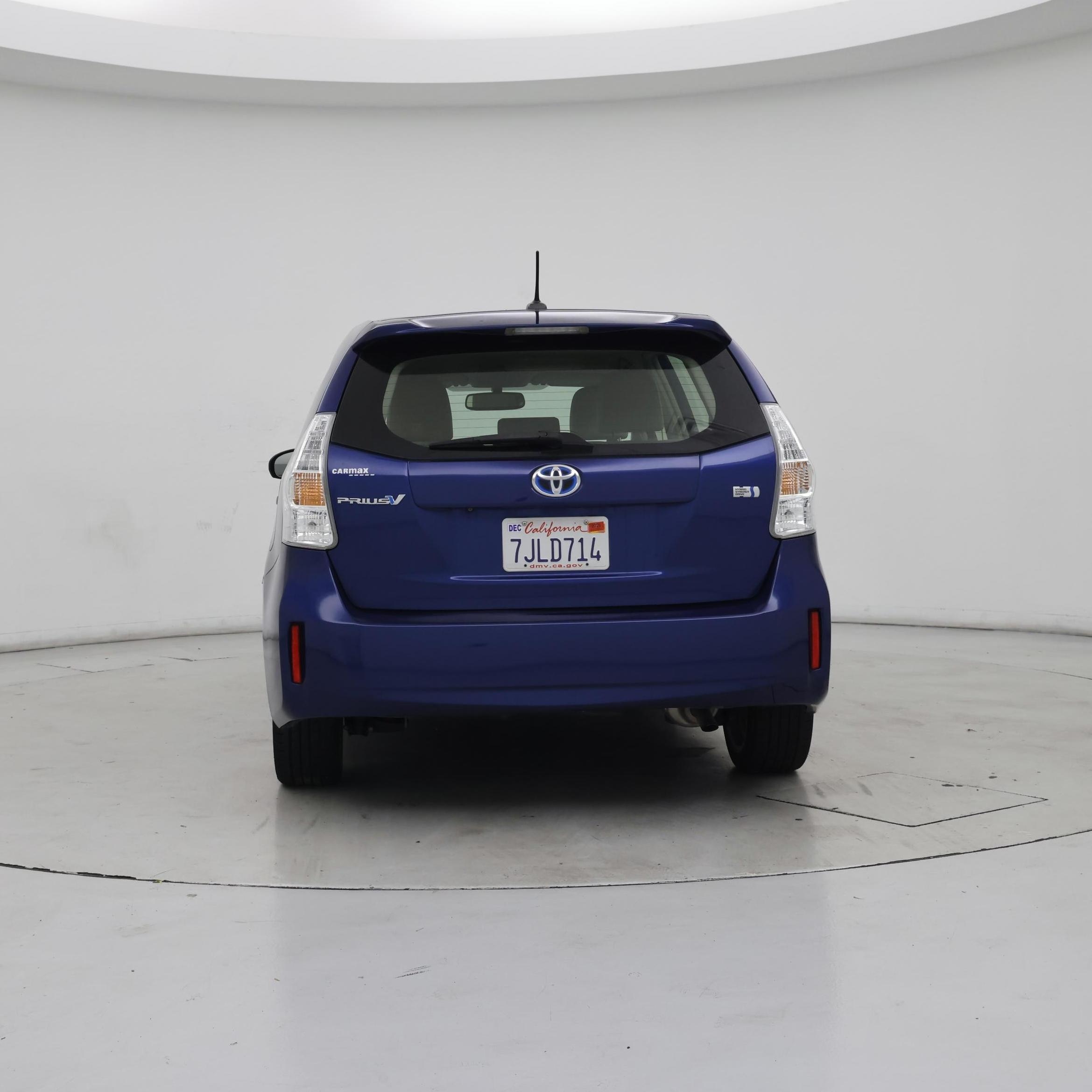 Thumbnail: 2014 Toyota Prius v - 6