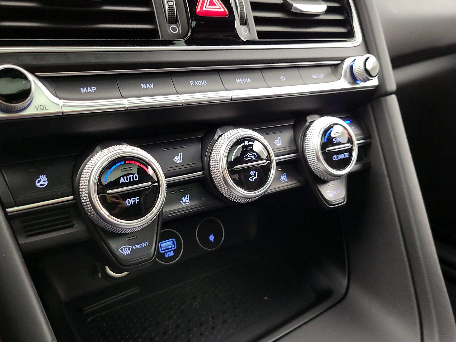 Thumbnail: 2023 Genesis G70 - 17