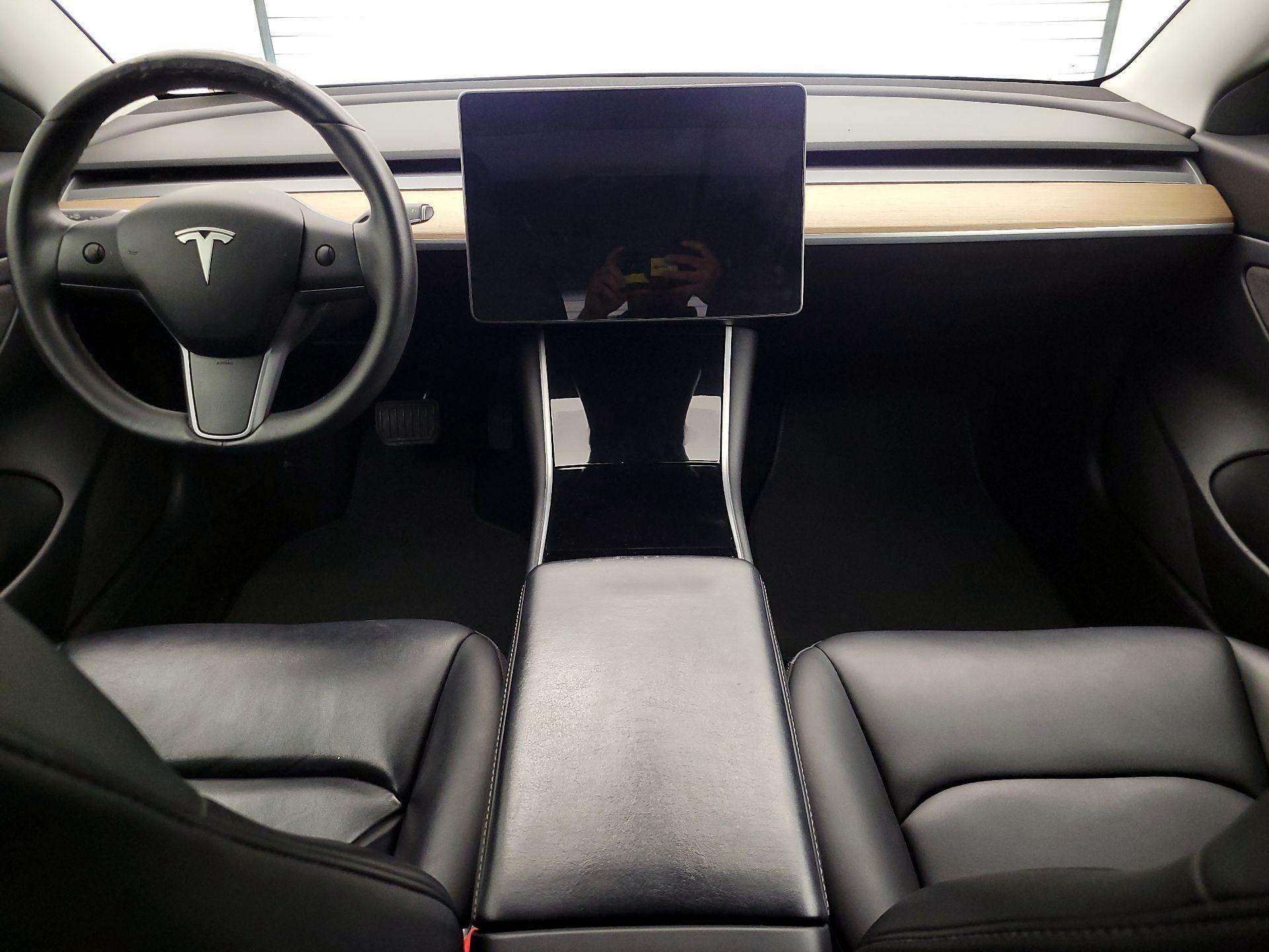 Thumbnail: 2020 Tesla Model 3 - 9