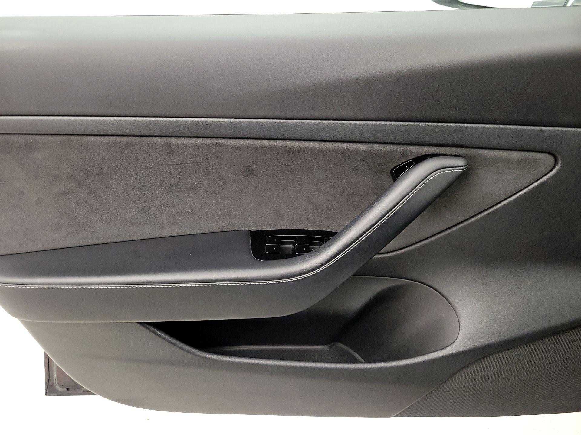 Thumbnail: 2020 Tesla Model 3 - 12