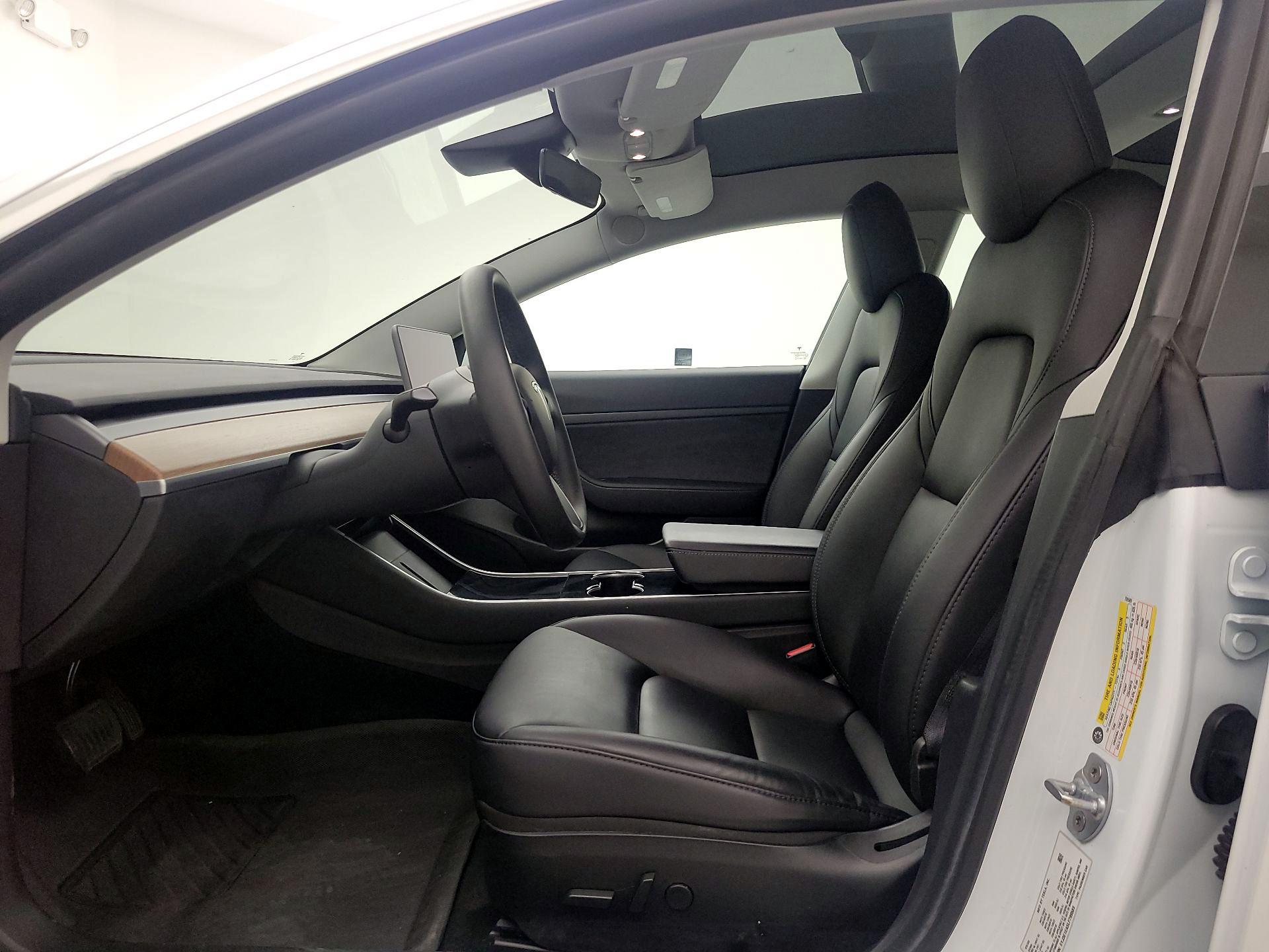 Thumbnail: 2020 Tesla Model 3 - 11