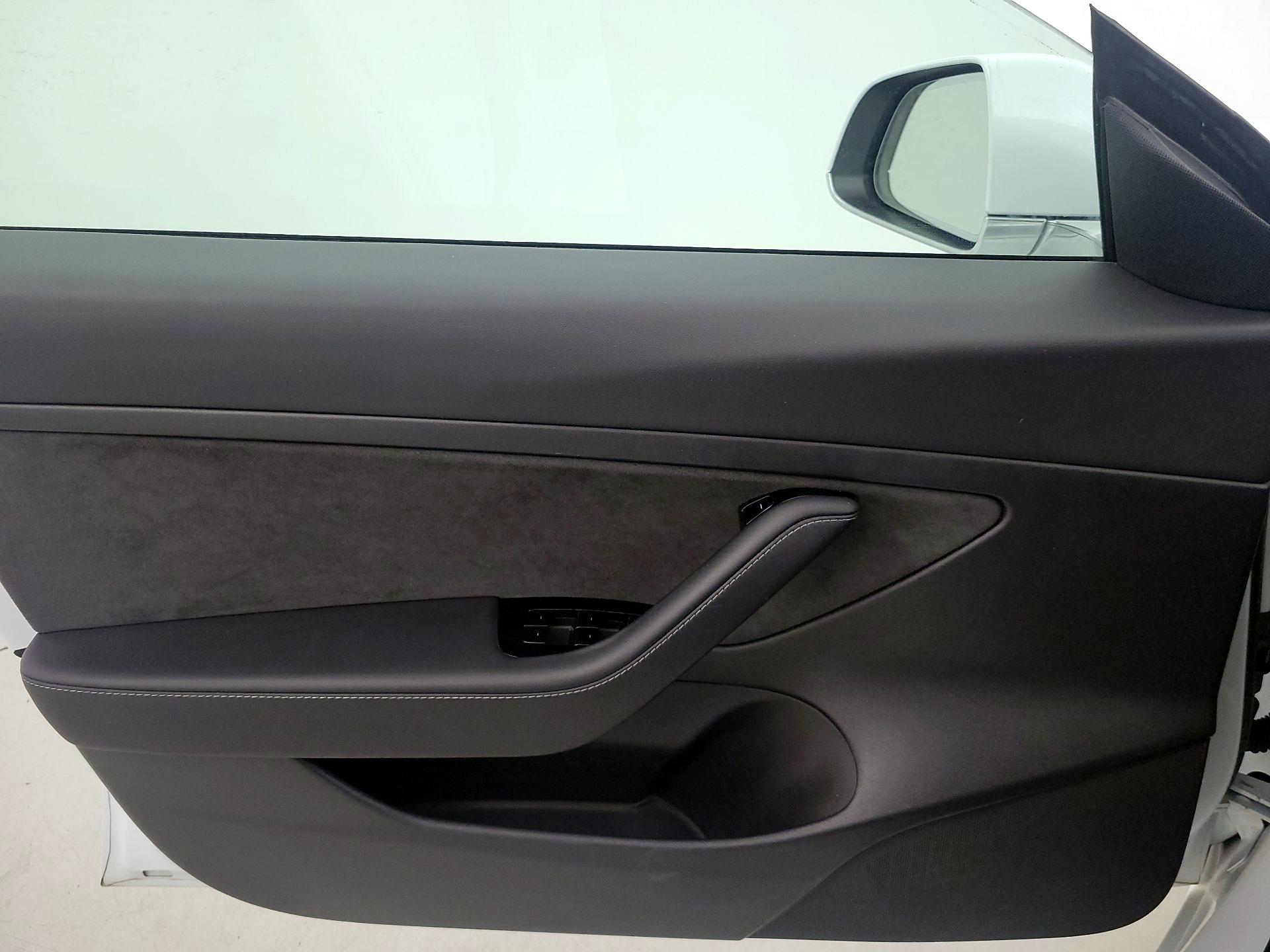 Thumbnail: 2020 Tesla Model 3 - 12