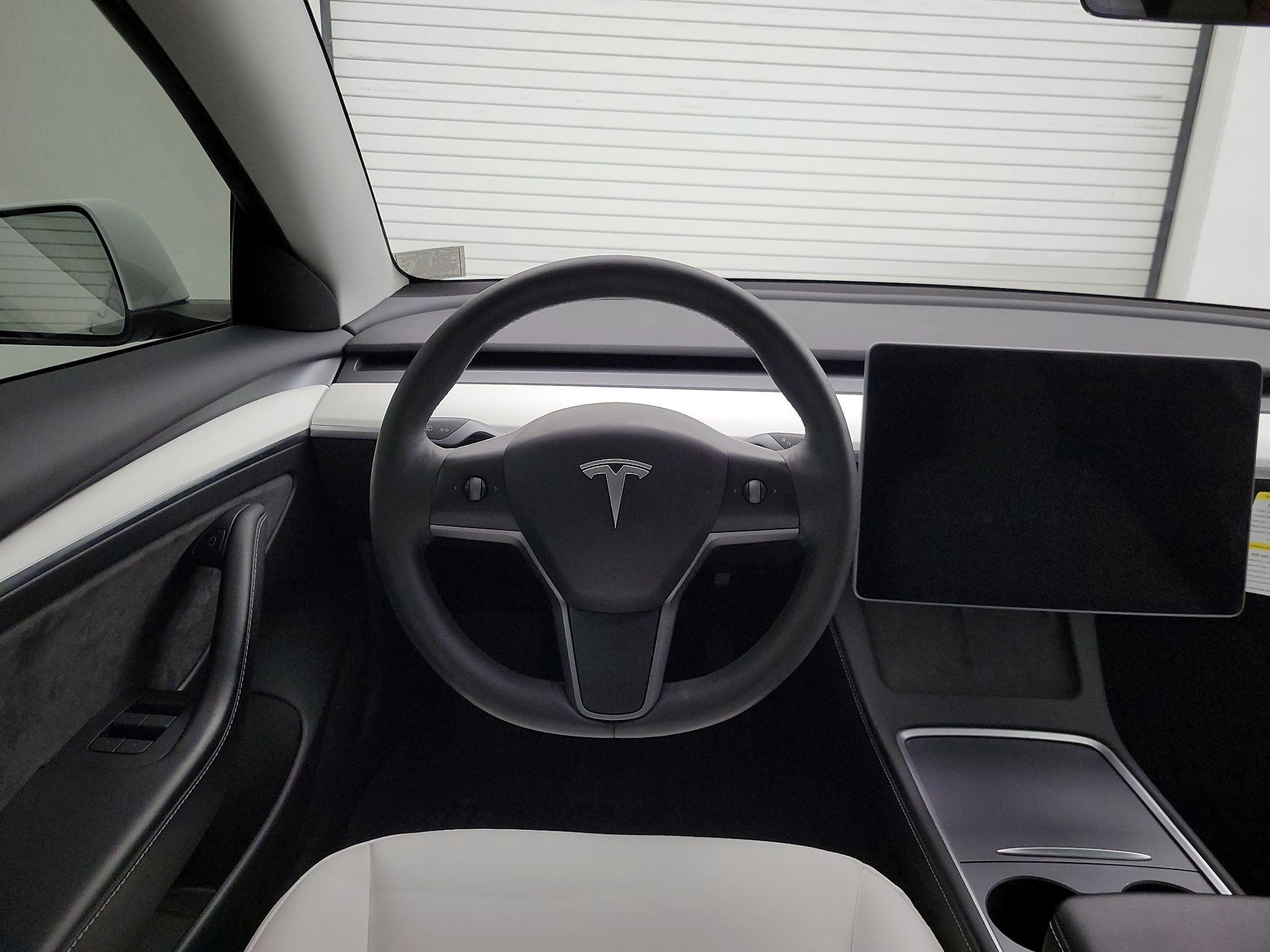 Thumbnail: 2023 Tesla Model 3 - 10