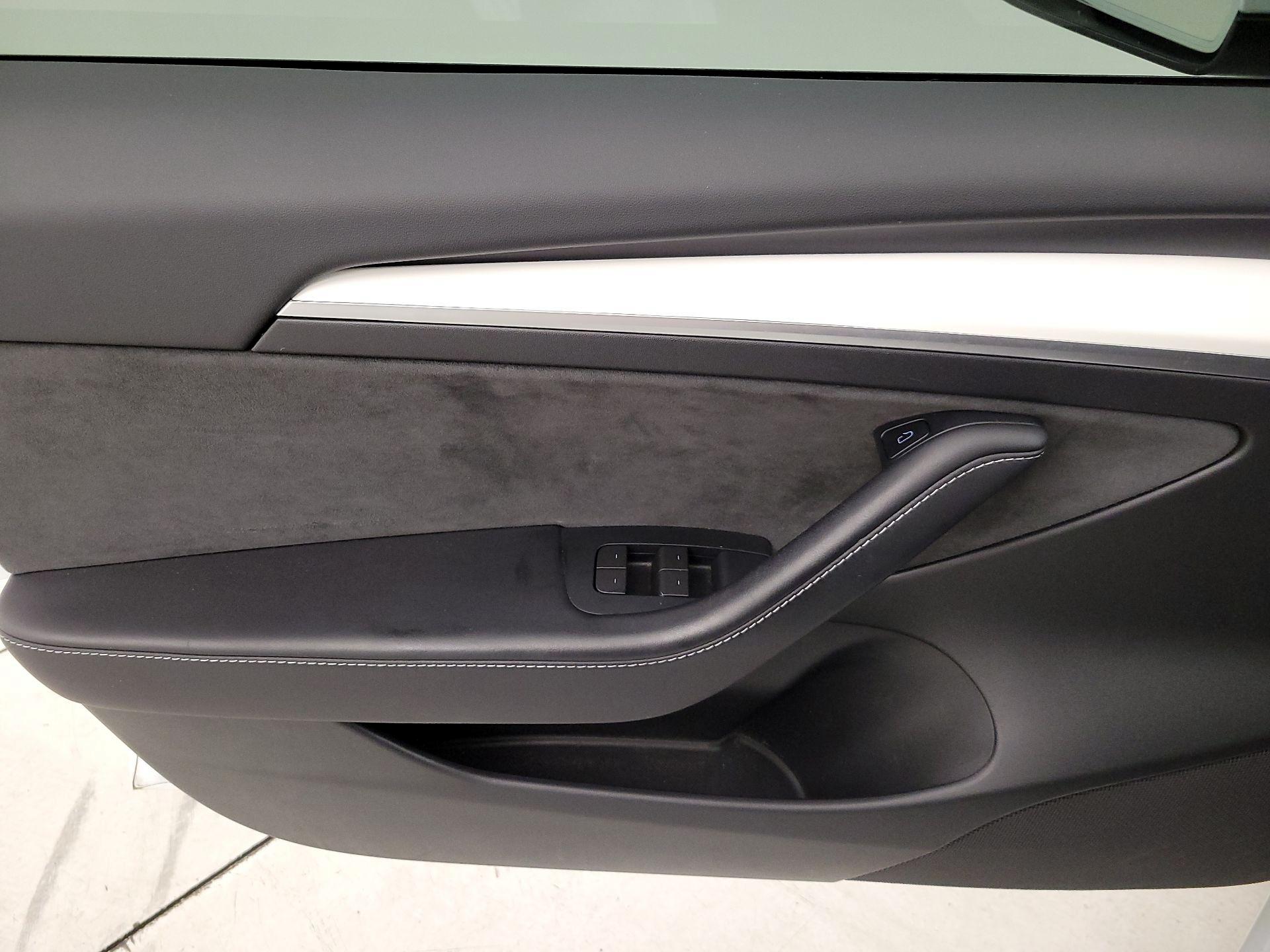 Thumbnail: 2023 Tesla Model 3 - 12