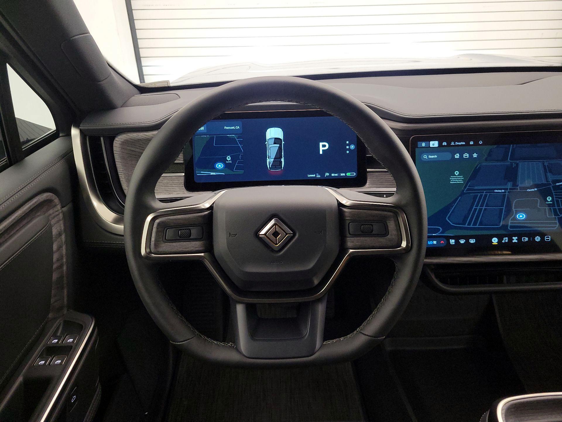 Thumbnail: 2026 Rivian R1S - 10