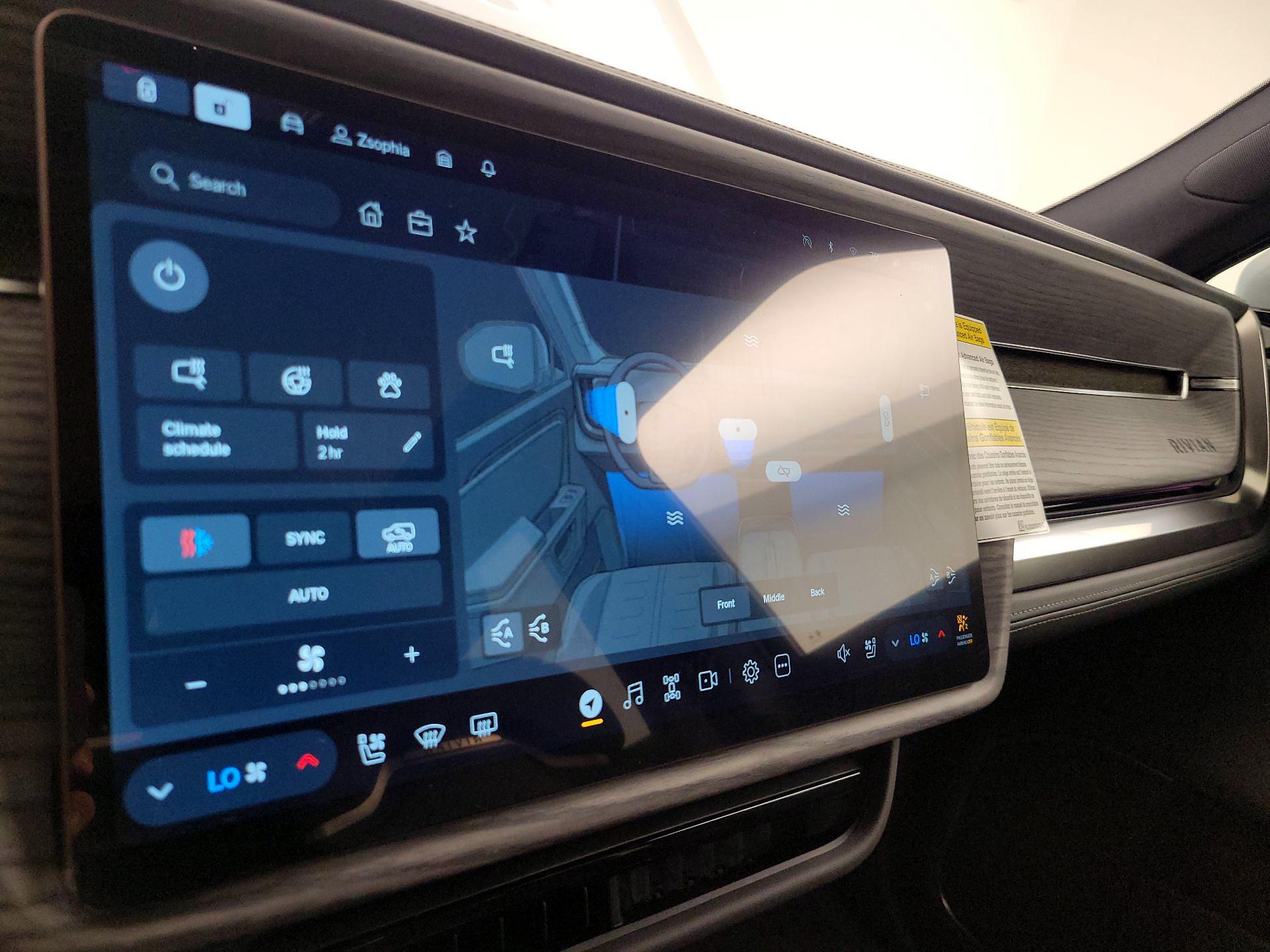 Thumbnail: 2026 Rivian R1S - 16