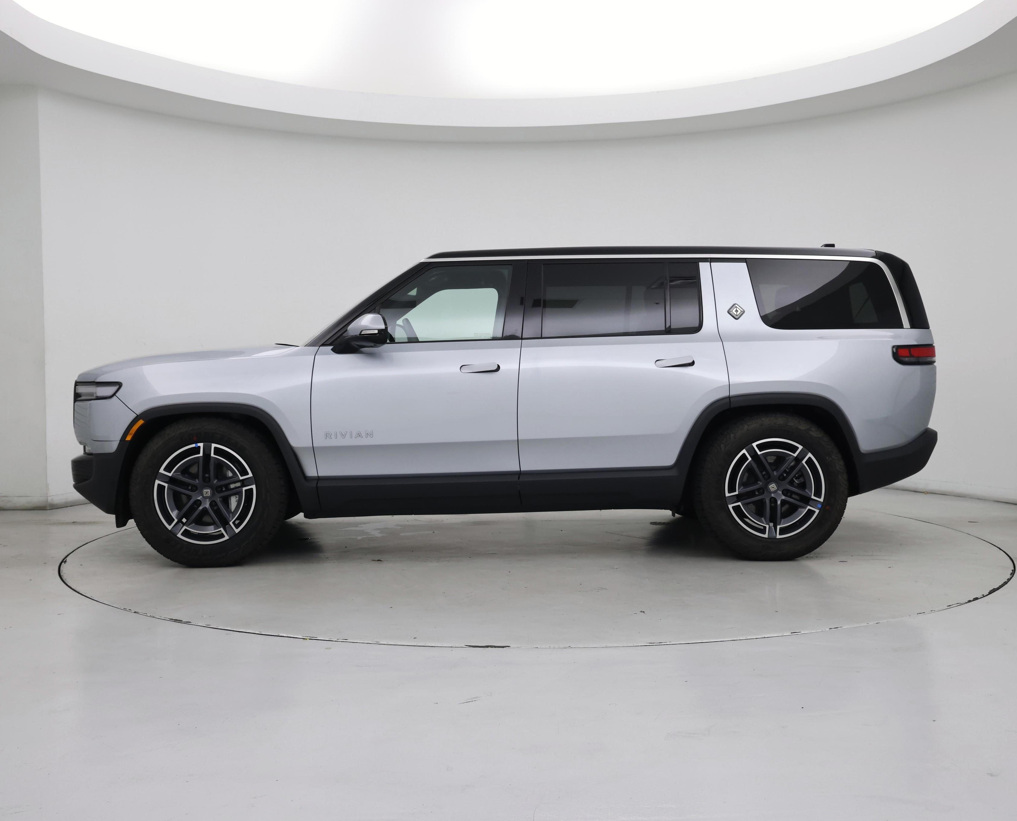 Thumbnail: 2026 Rivian R1S - 3