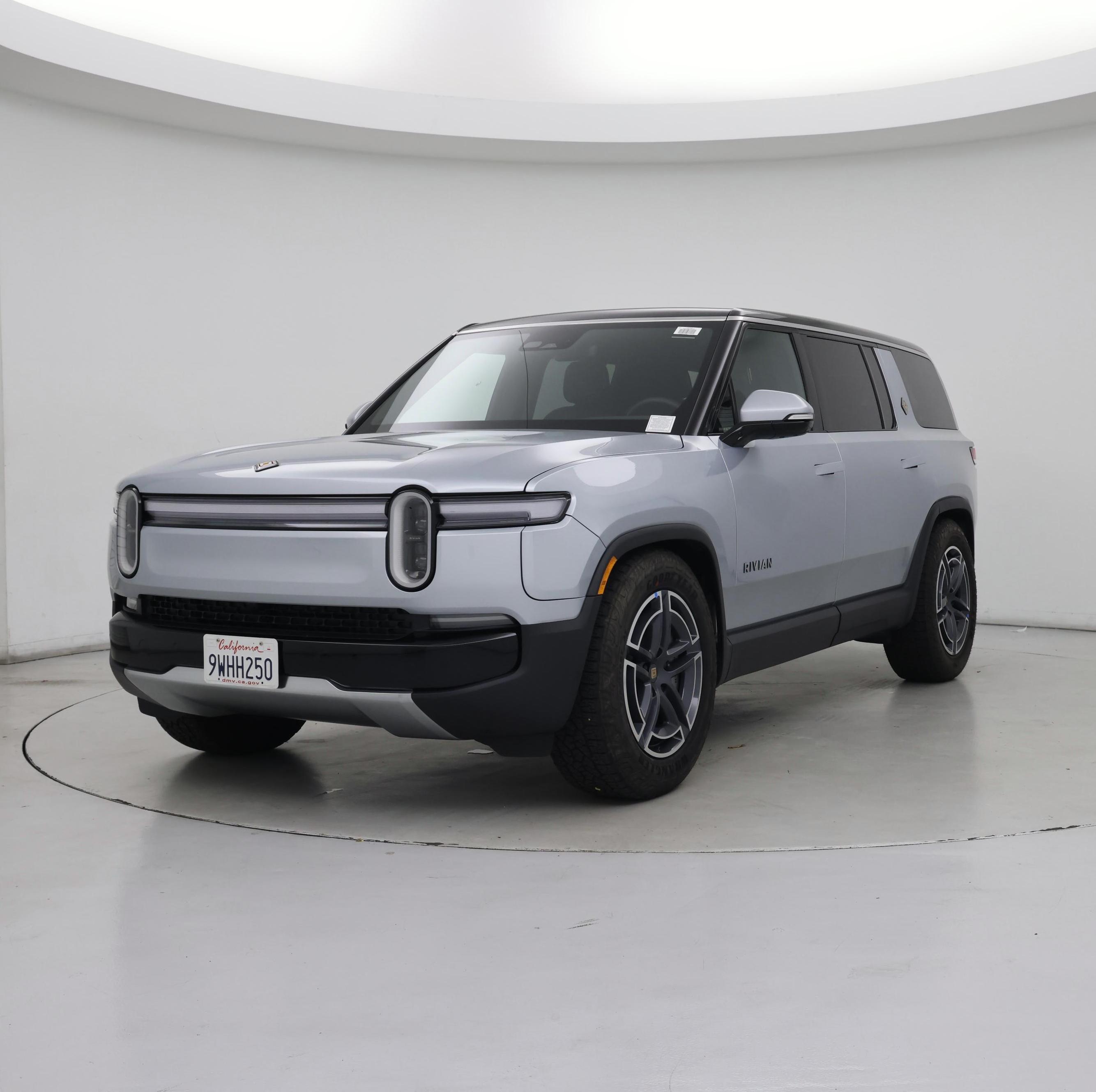 Thumbnail: 2026 Rivian R1S - 4