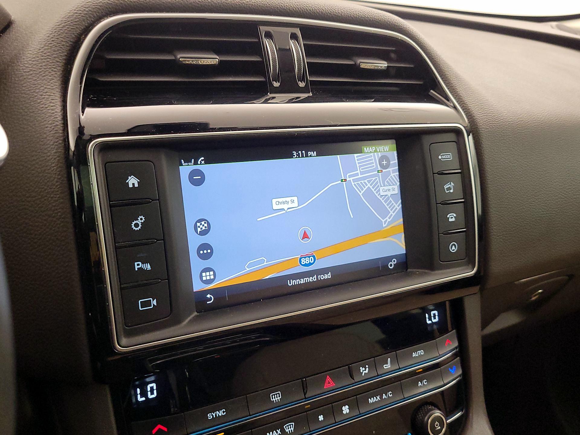 Thumbnail: 2018 Jaguar F-Pace - 14