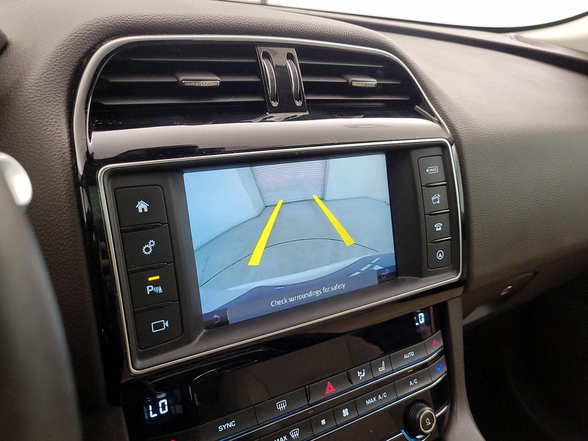 Thumbnail: 2018 Jaguar F-Pace - 15