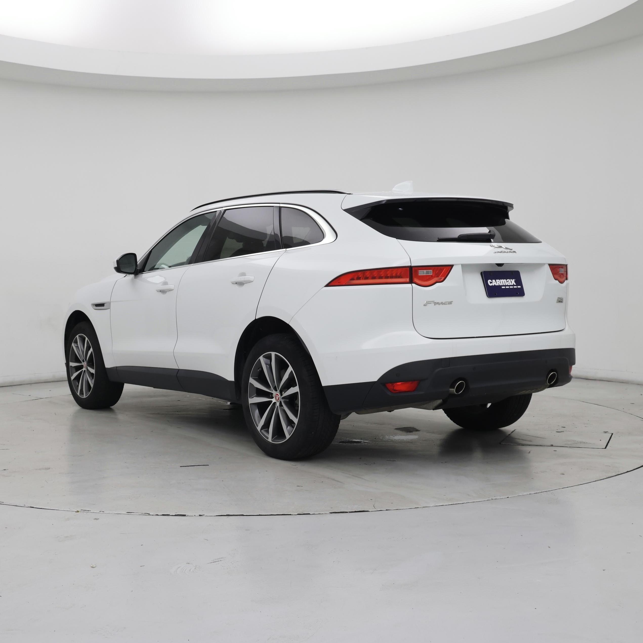 Thumbnail: 2018 Jaguar F-Pace - 2