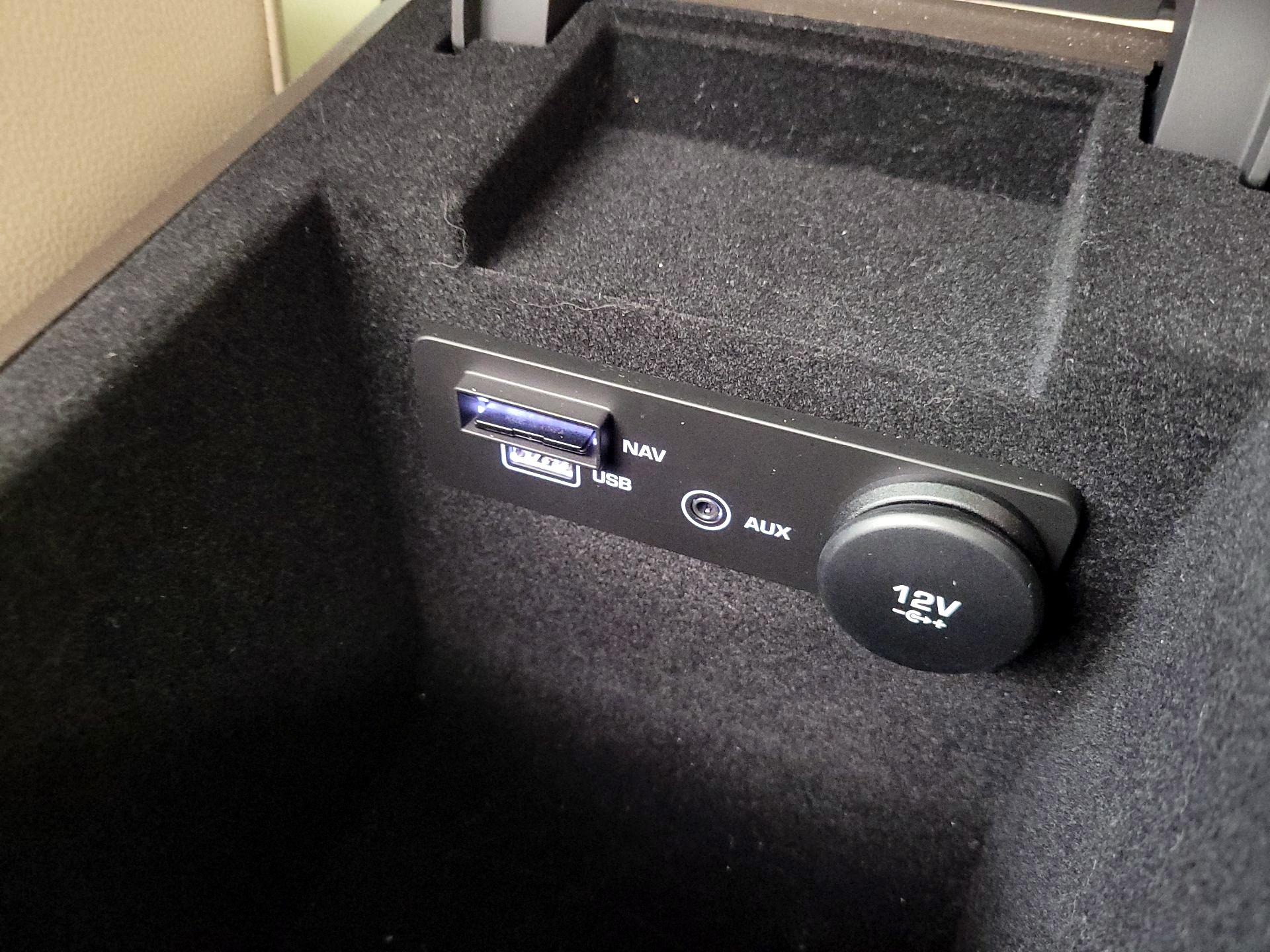 Thumbnail: 2018 Jaguar F-Pace - 19