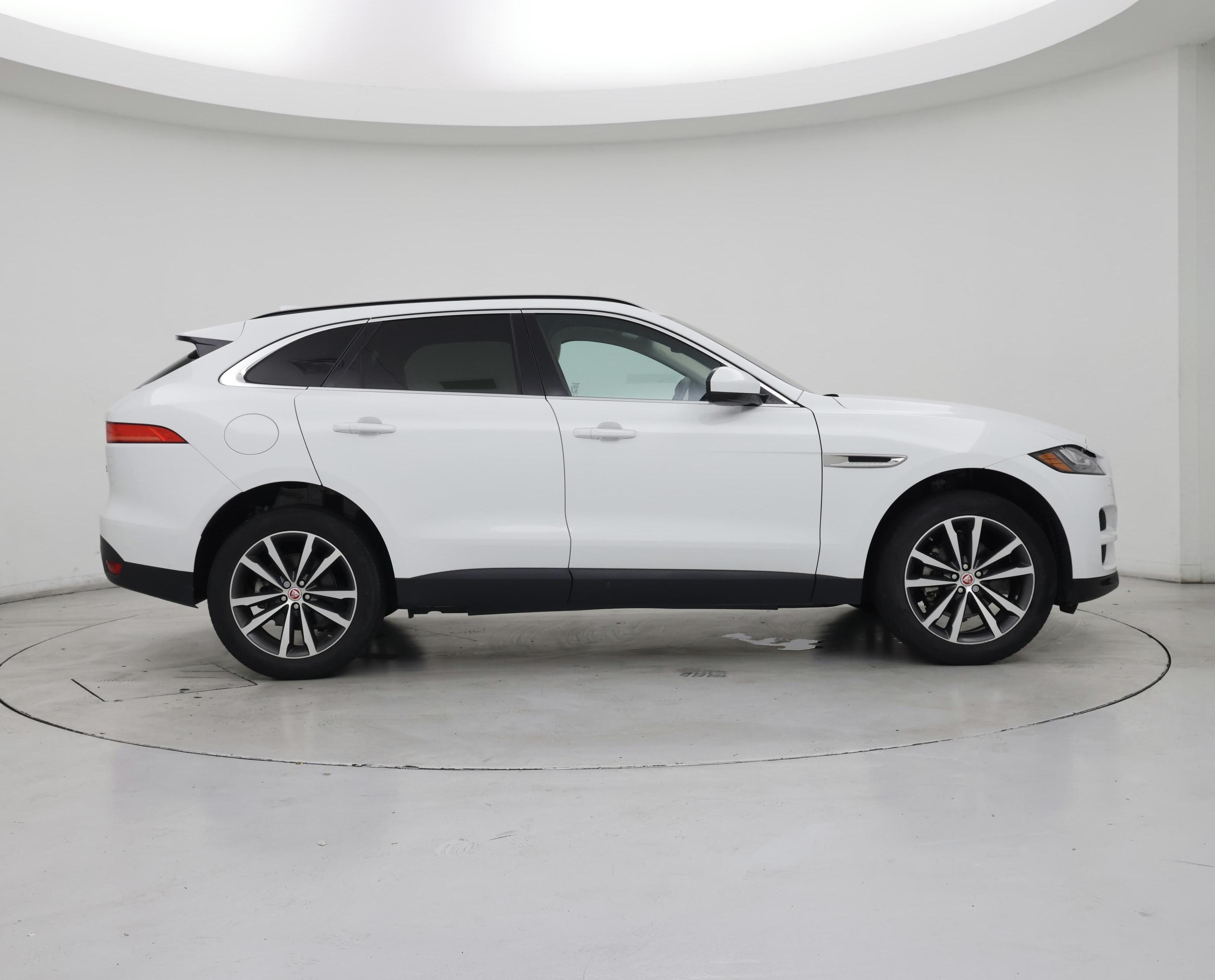 Thumbnail: 2018 Jaguar F-Pace - 7