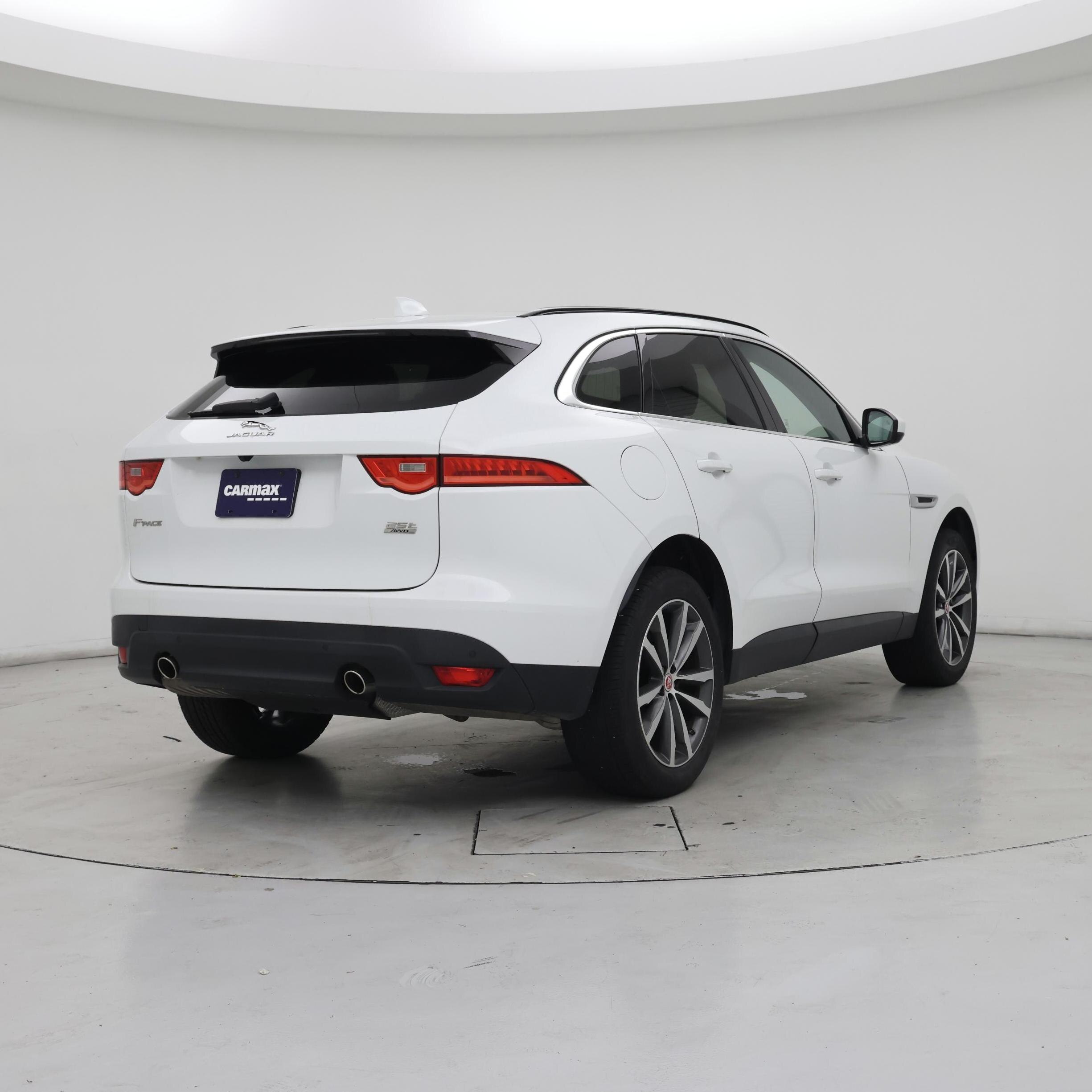 Thumbnail: 2018 Jaguar F-Pace - 8