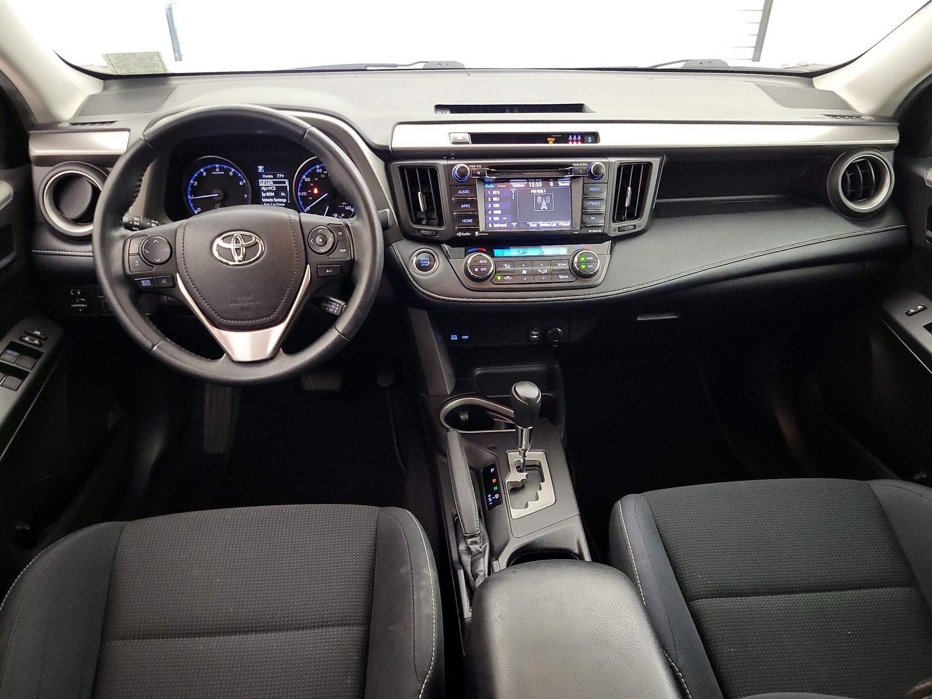 Thumbnail: 2018 Toyota RAV4 - 9