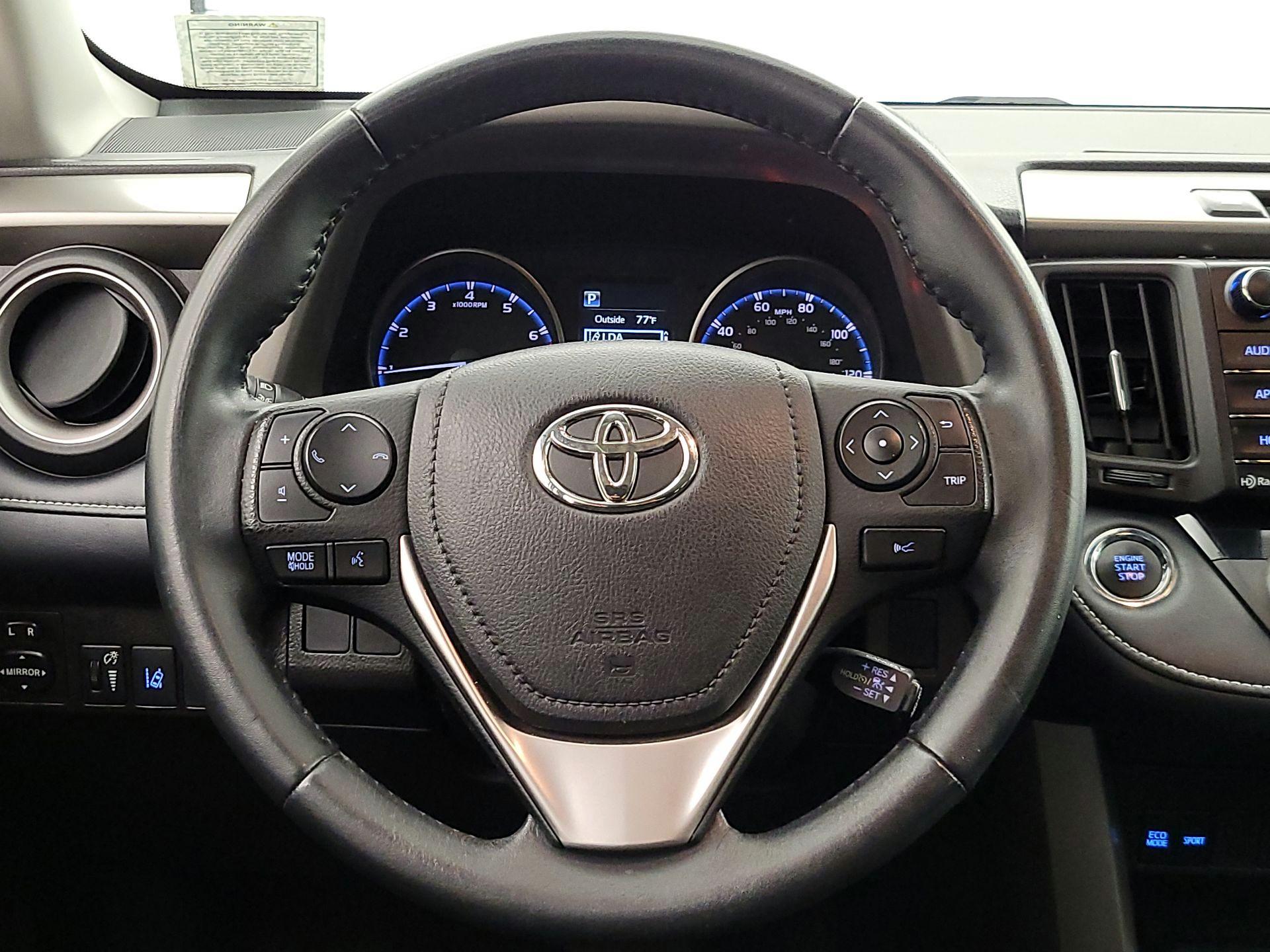 Thumbnail: 2018 Toyota RAV4 - 10