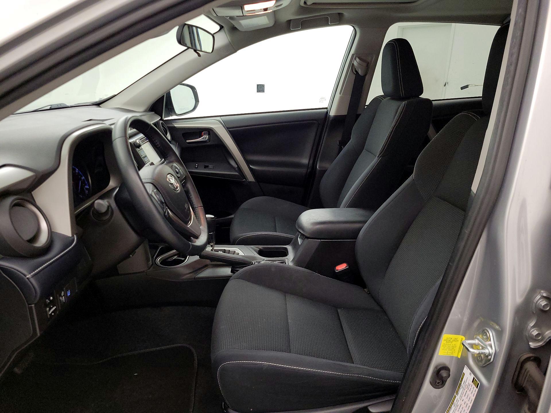 Thumbnail: 2018 Toyota RAV4 - 11