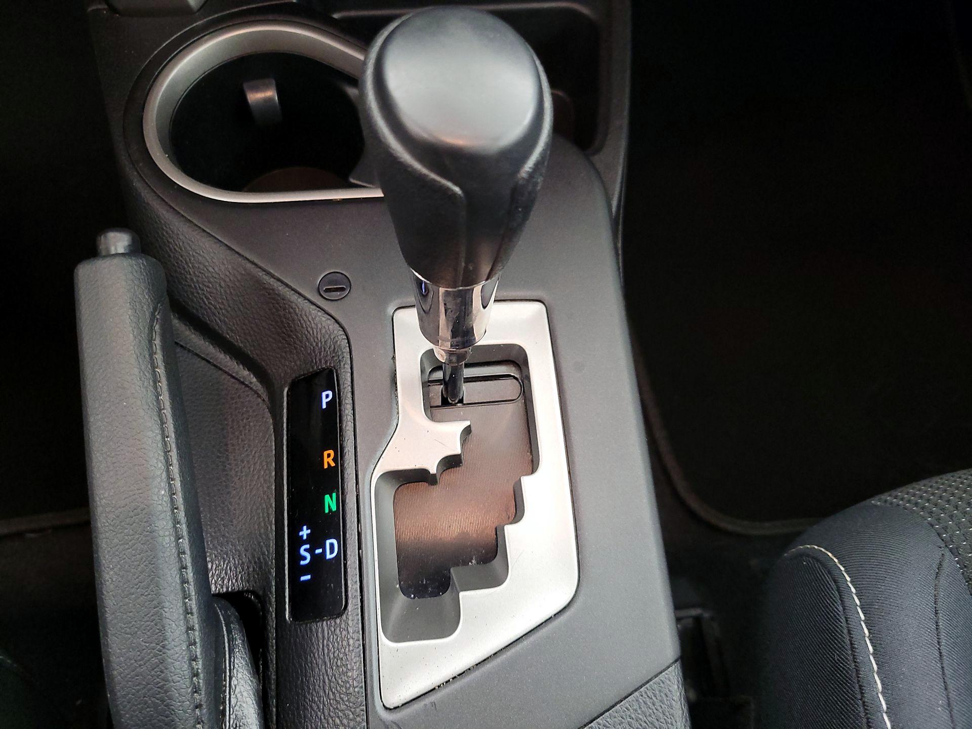 Thumbnail: 2018 Toyota RAV4 - 17