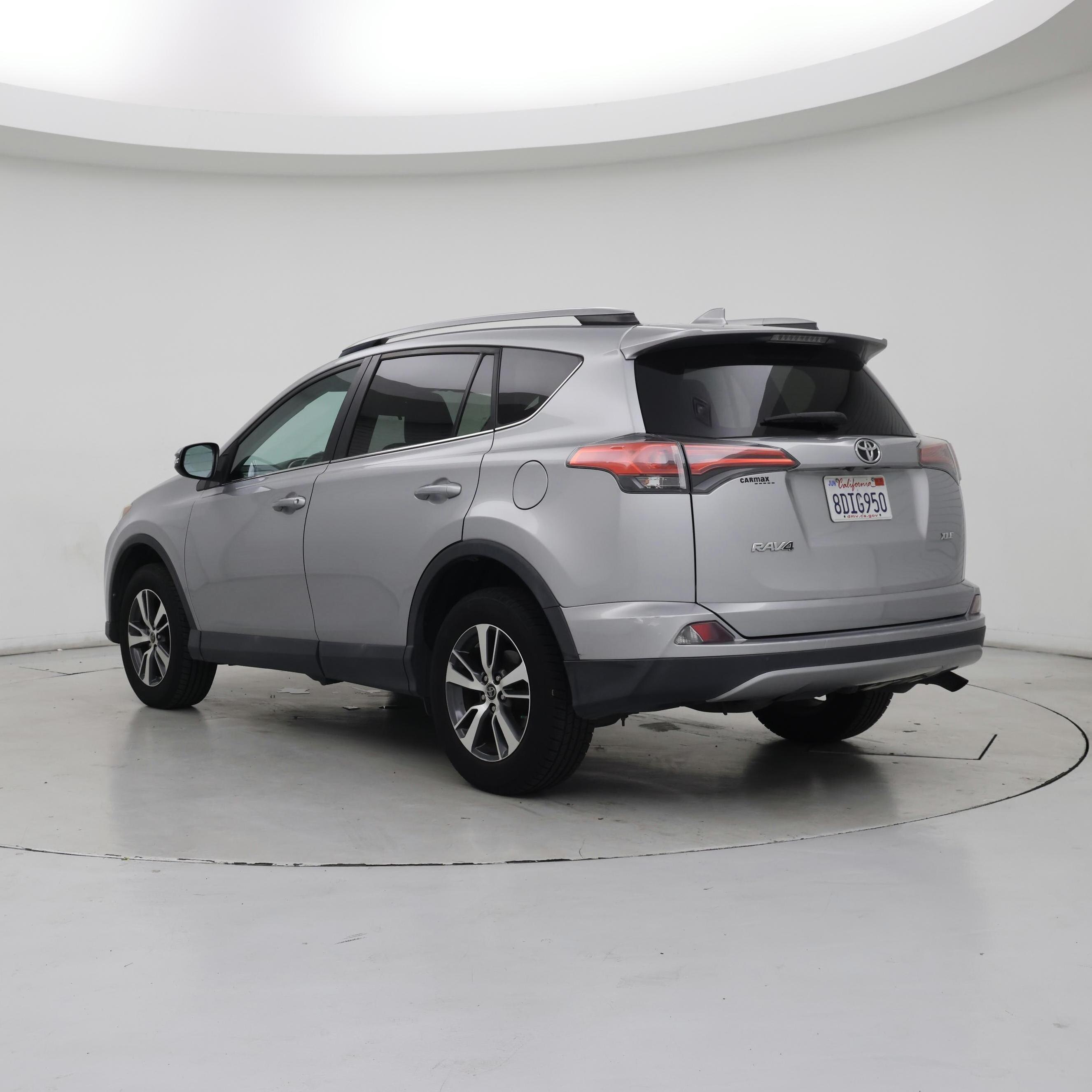 Thumbnail: 2018 Toyota RAV4 - 2