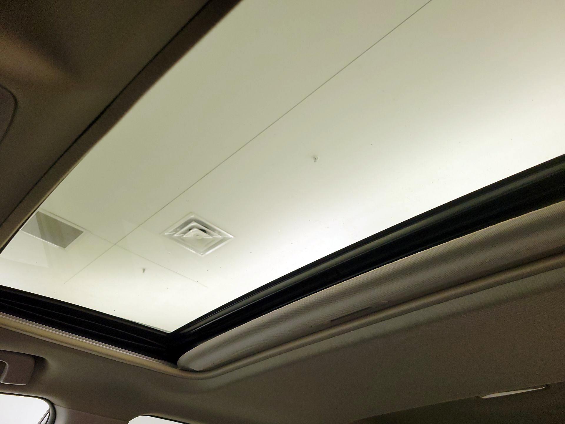 Thumbnail: 2018 Toyota RAV4 - 19