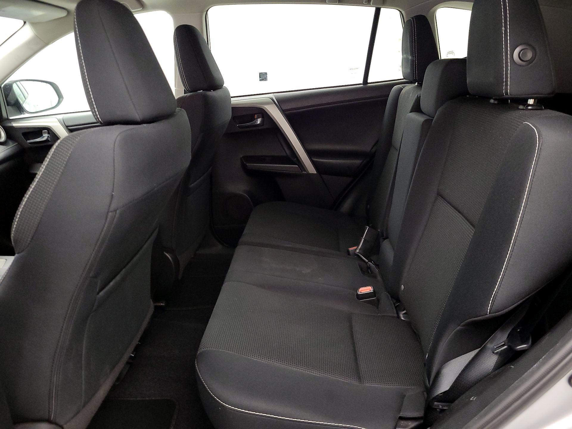 Thumbnail: 2018 Toyota RAV4 - 20