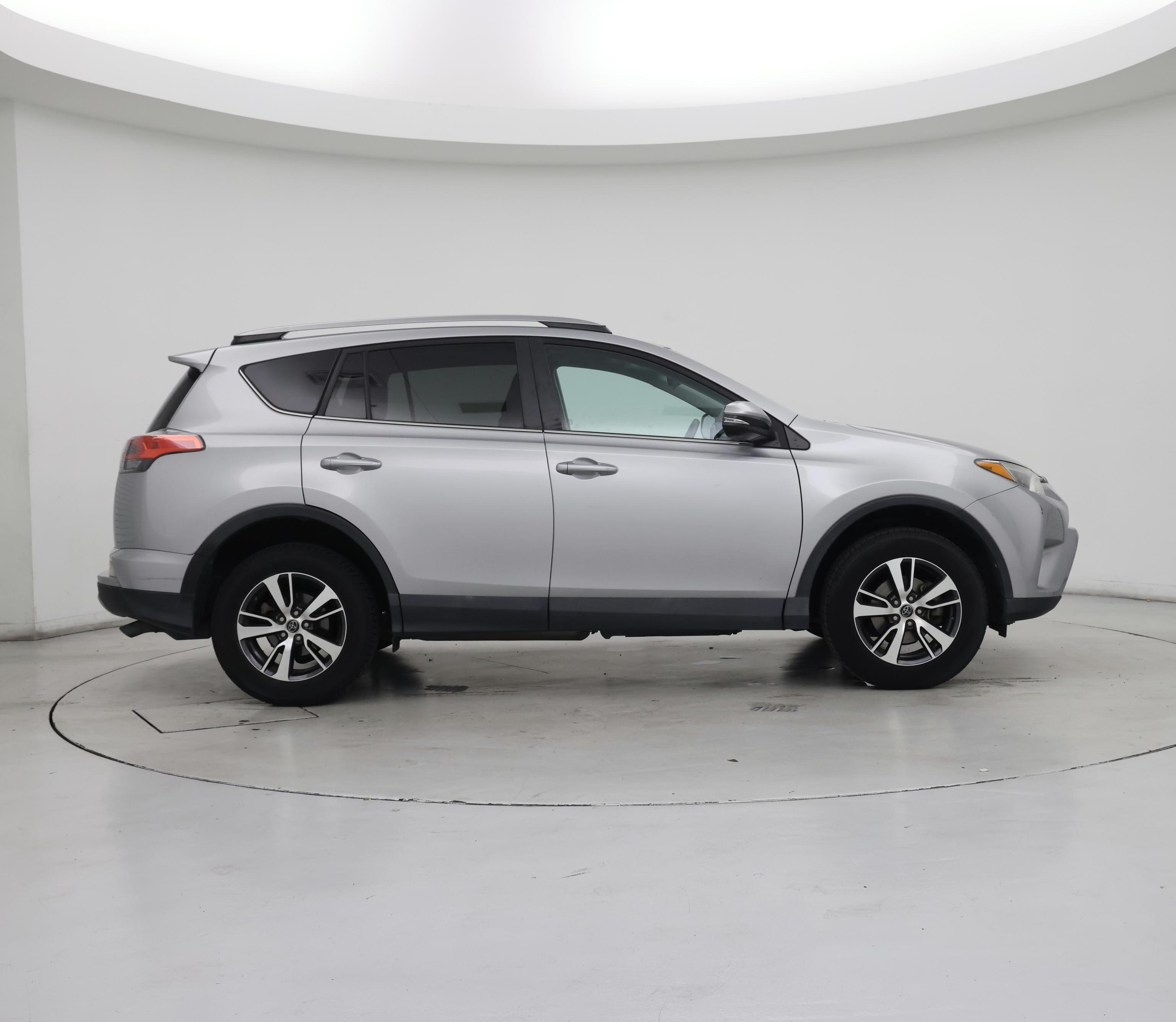 Thumbnail: 2018 Toyota RAV4 - 7