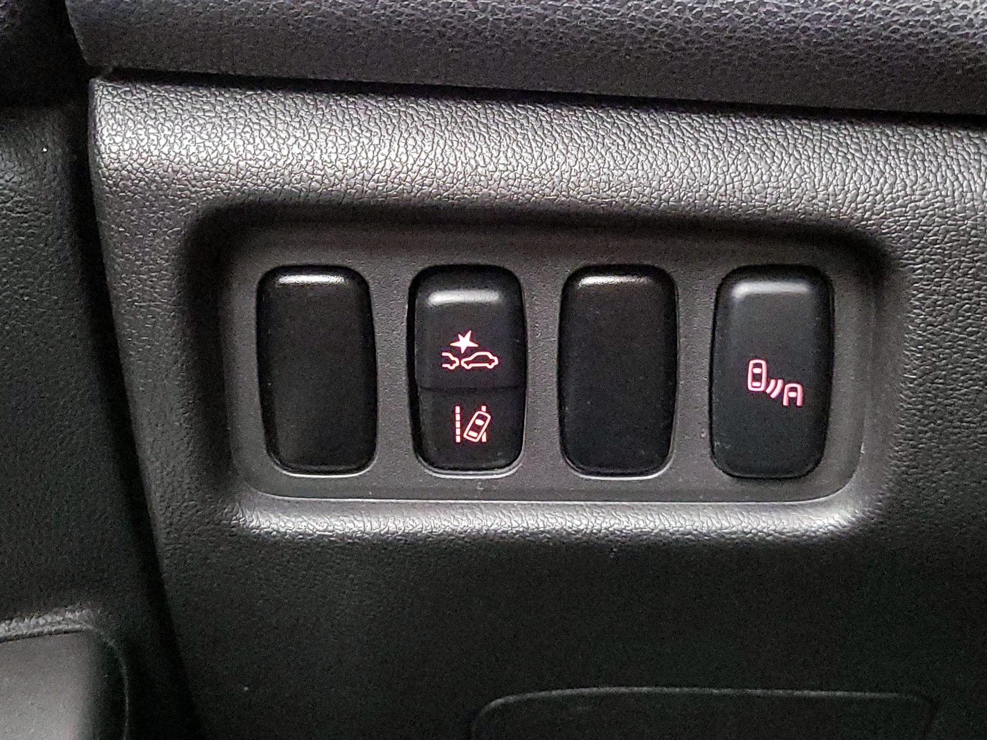 Thumbnail: 2020 Mitsubishi Outlander Sport - 13