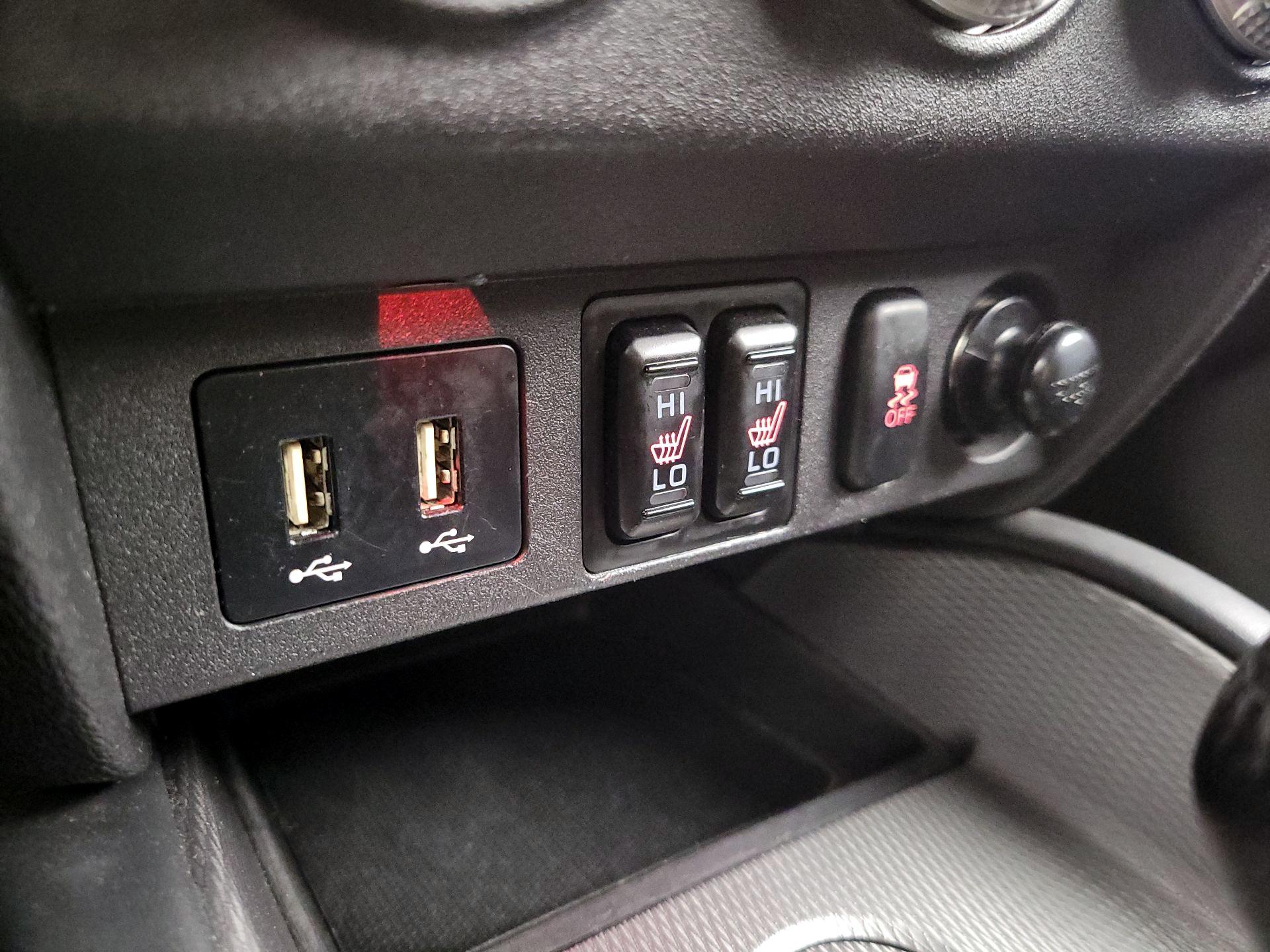 Thumbnail: 2020 Mitsubishi Outlander Sport - 18