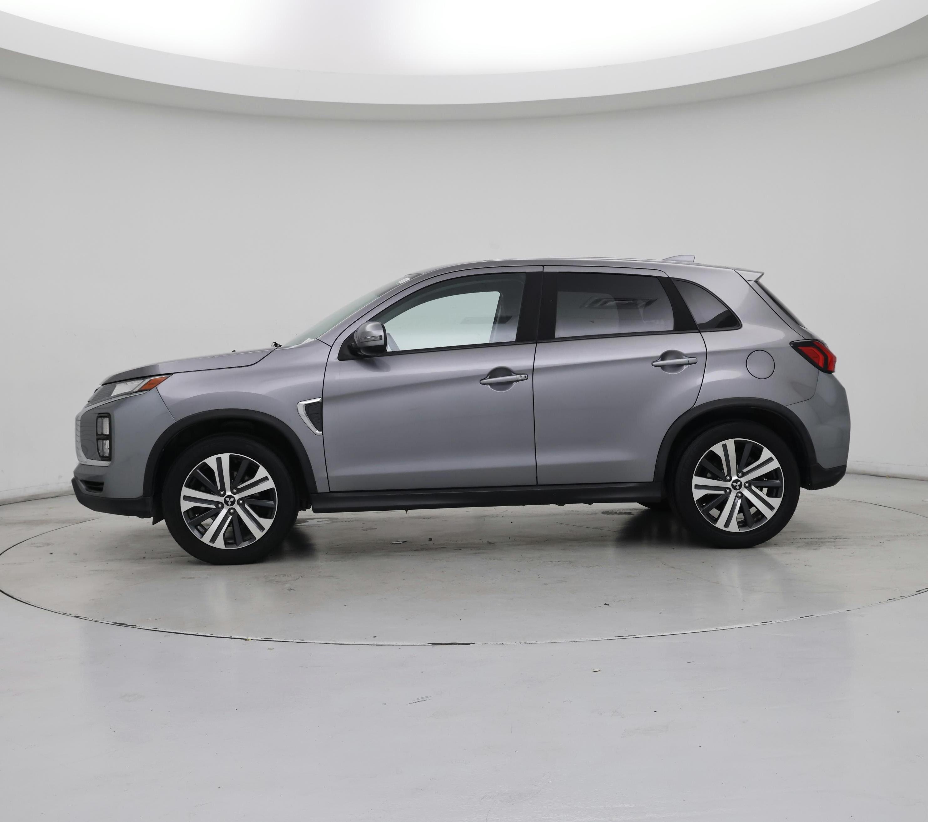Thumbnail: 2020 Mitsubishi Outlander Sport - 3