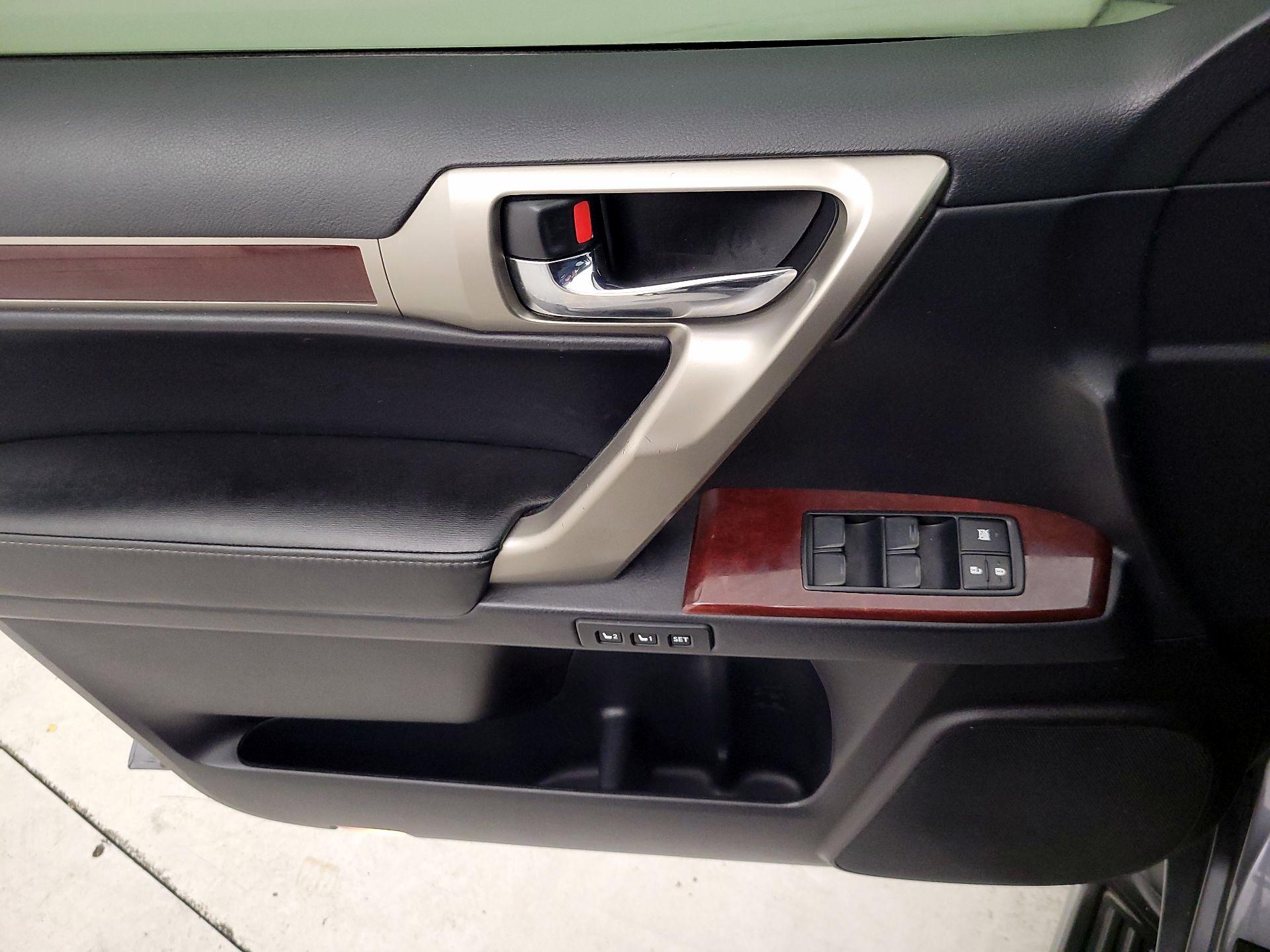 Thumbnail: 2016 Lexus GX - 12