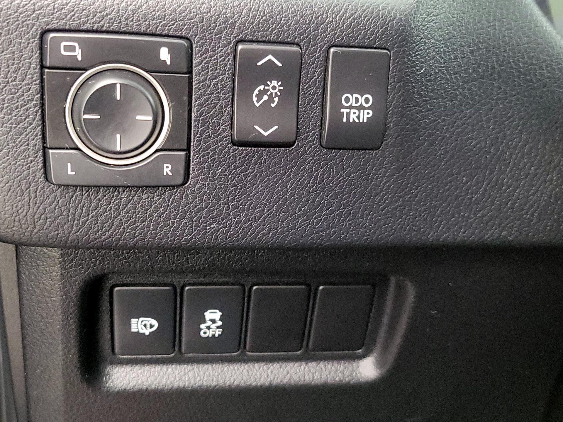 Thumbnail: 2016 Lexus GX - 13