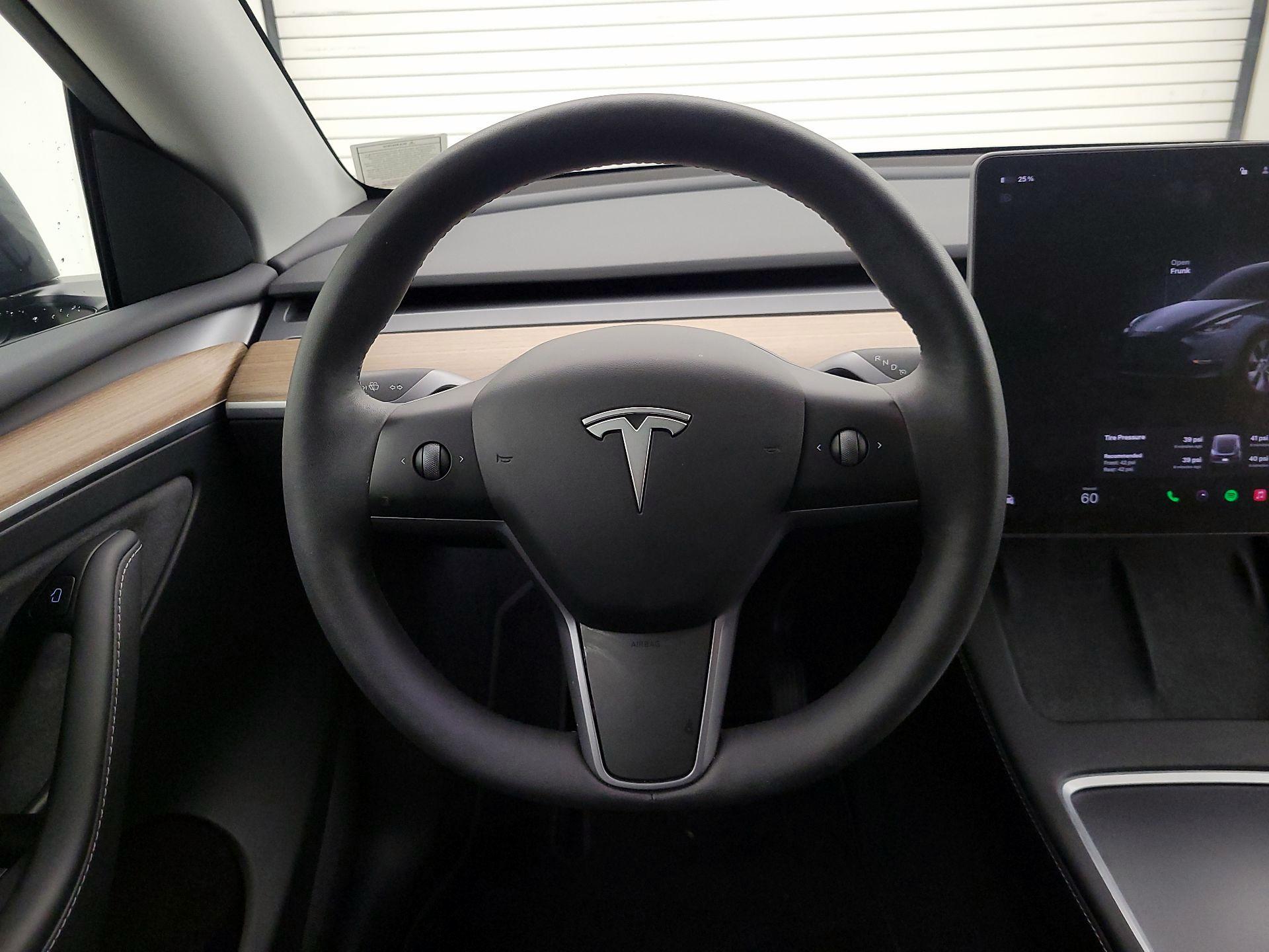 Thumbnail: 2023 Tesla Model Y - 10