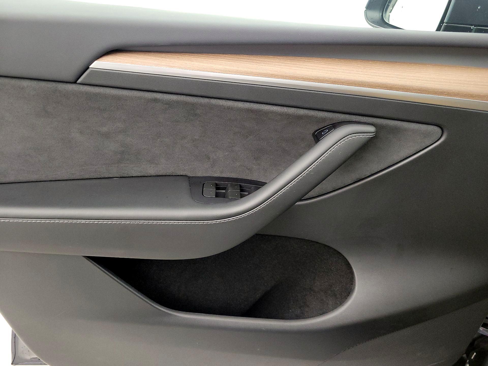 Thumbnail: 2023 Tesla Model Y - 12