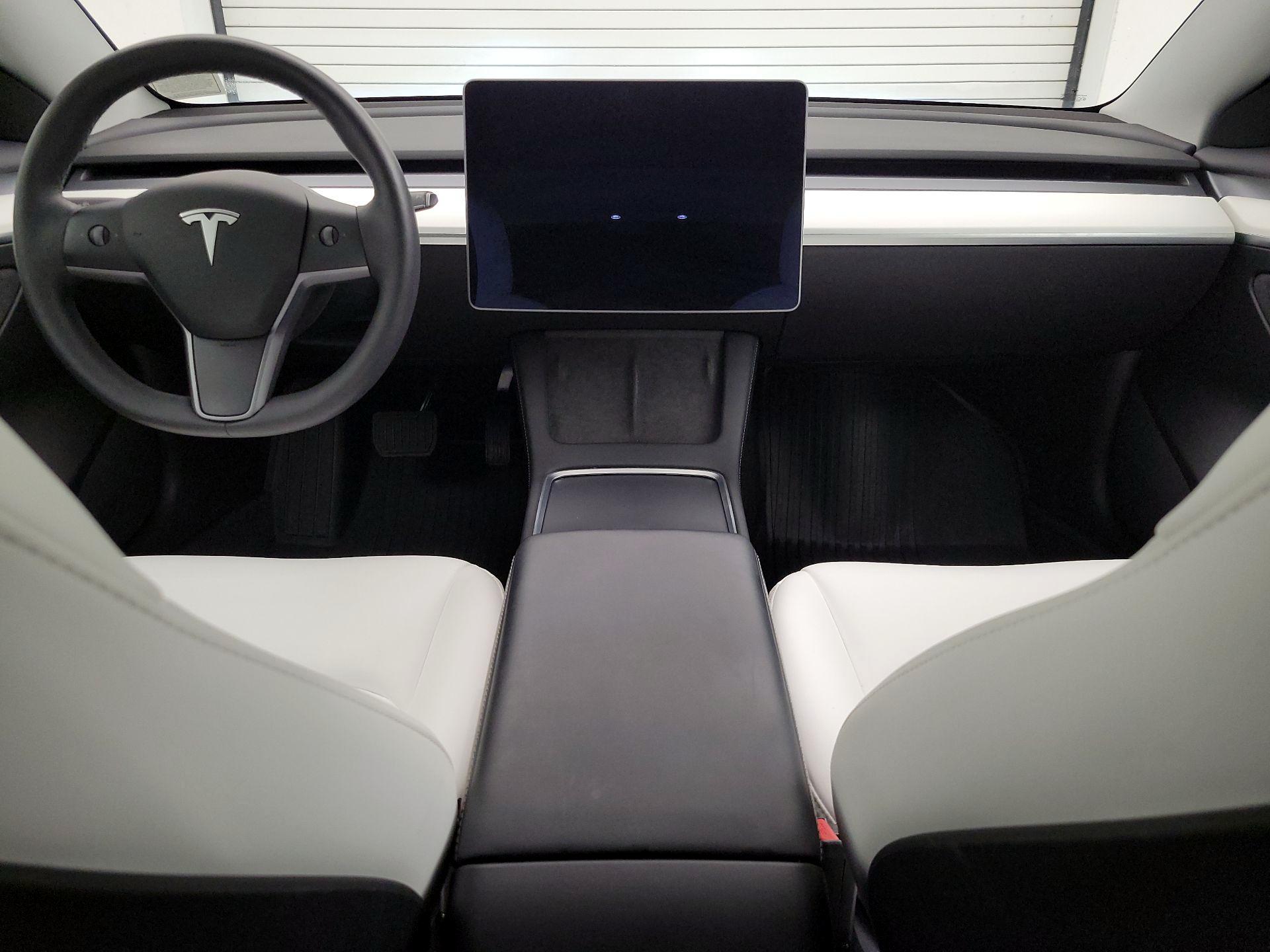 Thumbnail: 2021 Tesla Model 3 - 9