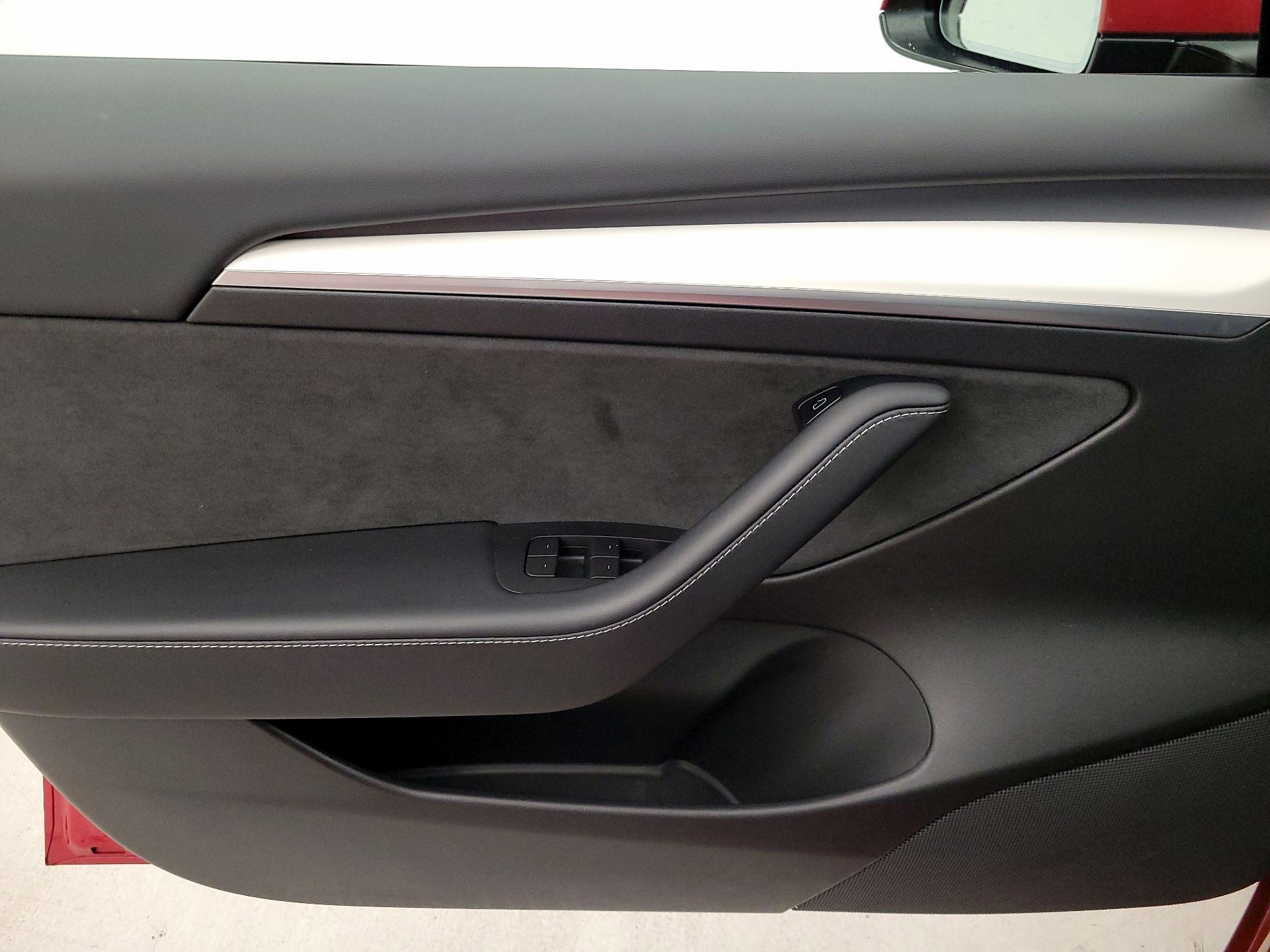 Thumbnail: 2021 Tesla Model 3 - 12