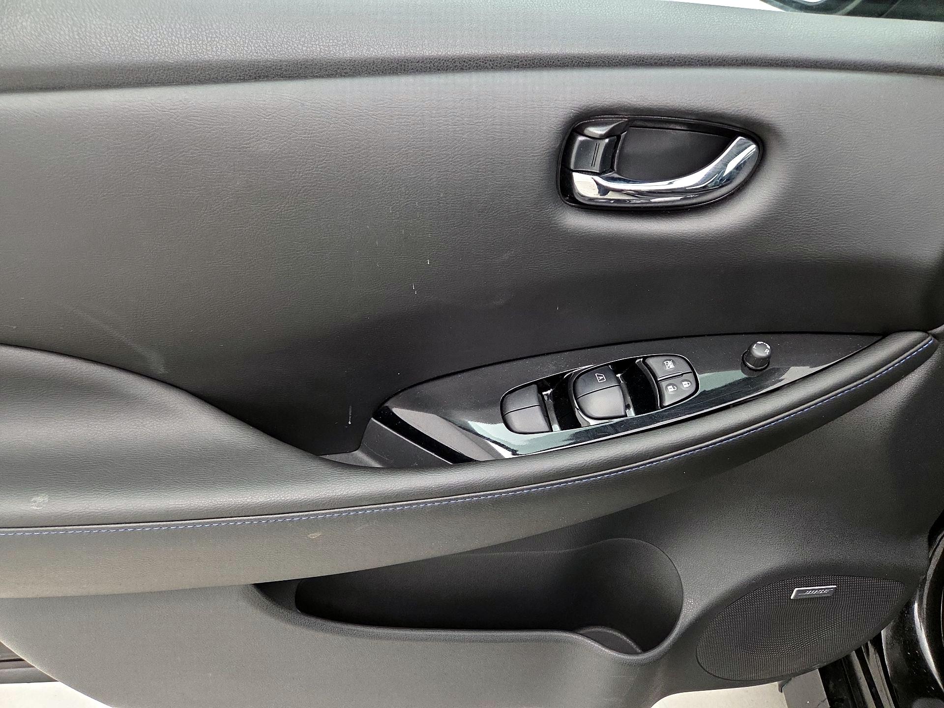 Thumbnail: 2019 Nissan Leaf - 12