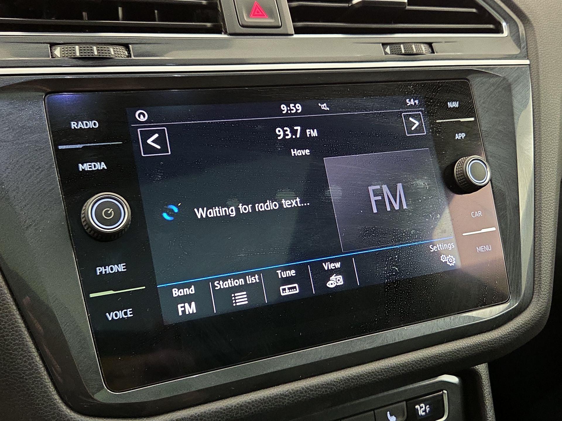 Thumbnail: 2019 Volkswagen Tiguan - 16