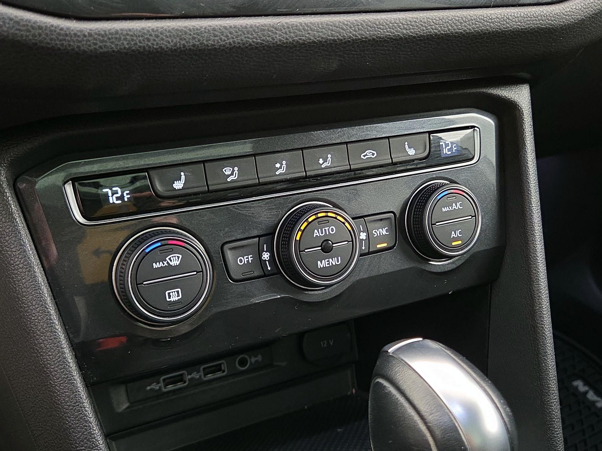 Thumbnail: 2019 Volkswagen Tiguan - 17