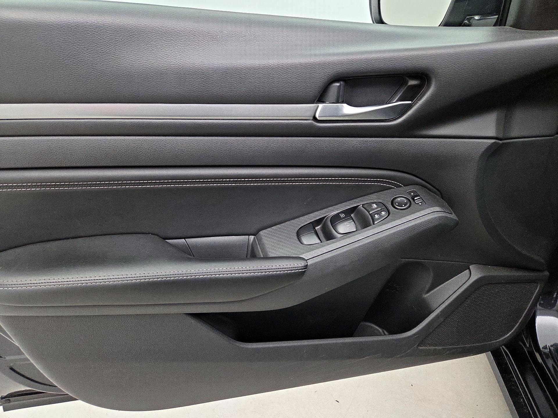 Thumbnail: 2019 Nissan Altima - 12