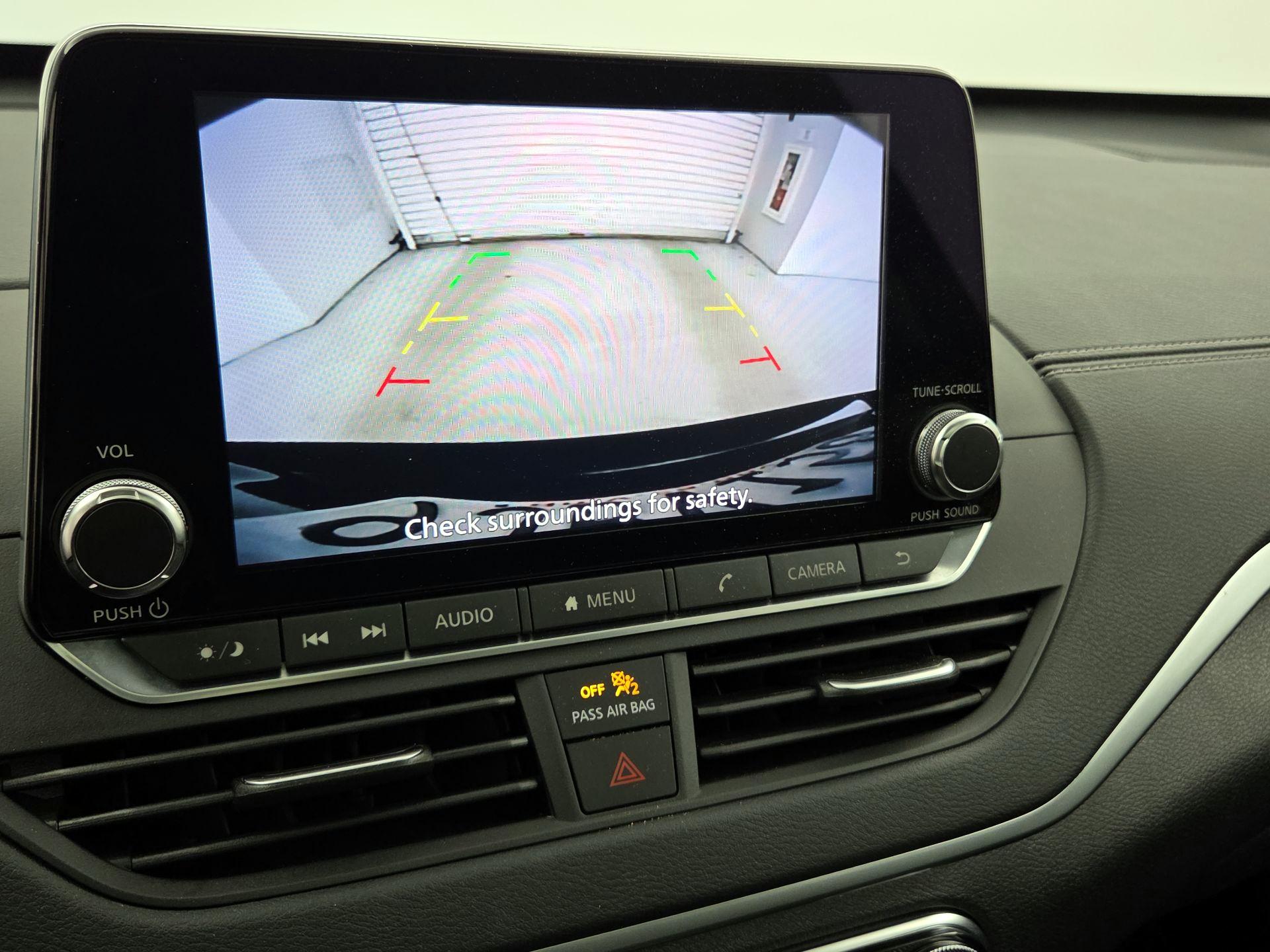 Thumbnail: 2019 Nissan Altima - 14