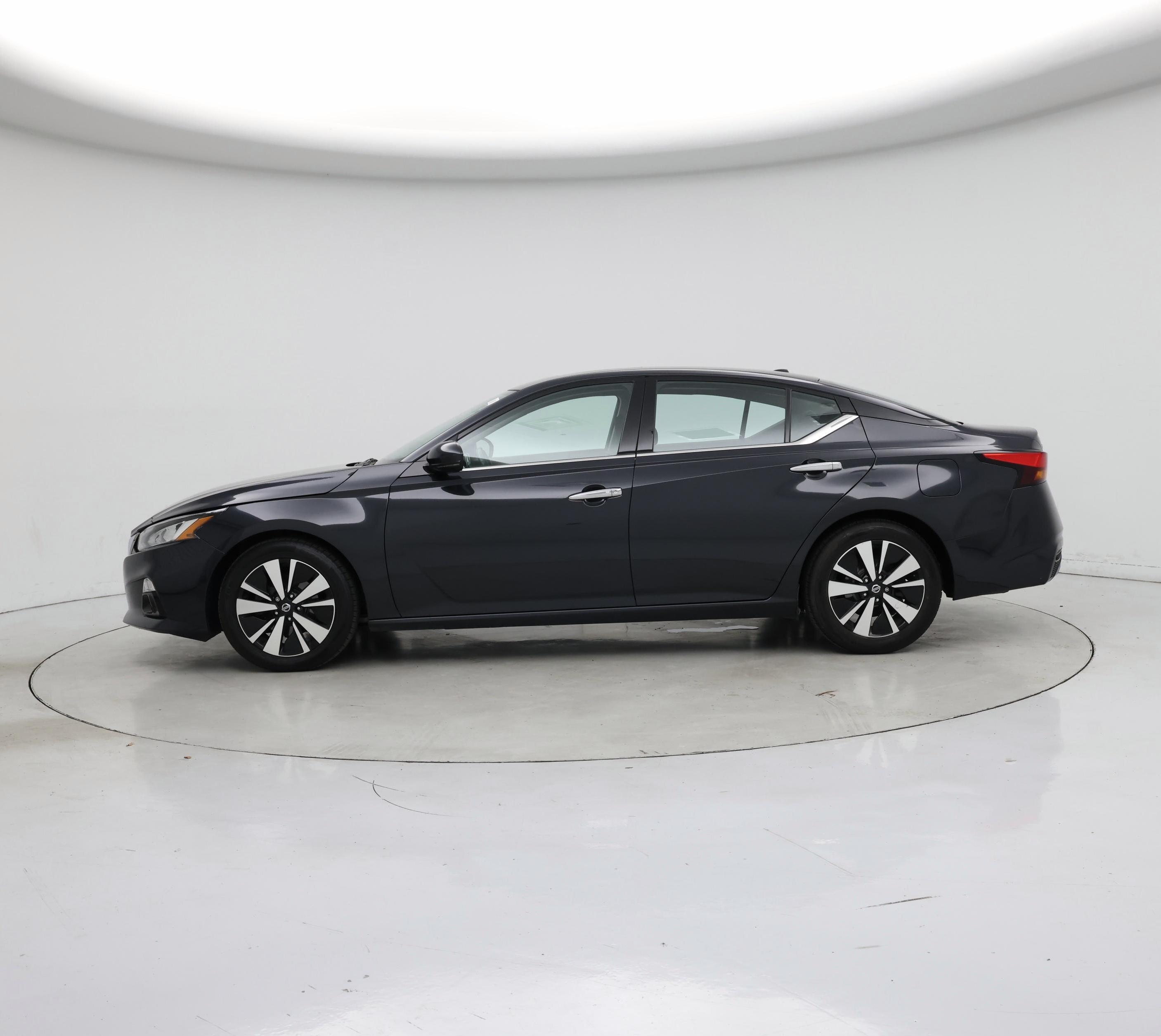Thumbnail: 2019 Nissan Altima - 3