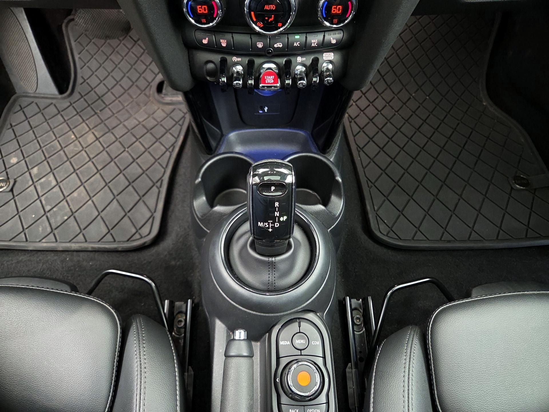 Thumbnail: 2022 MINI Cooper Hardtop - 17