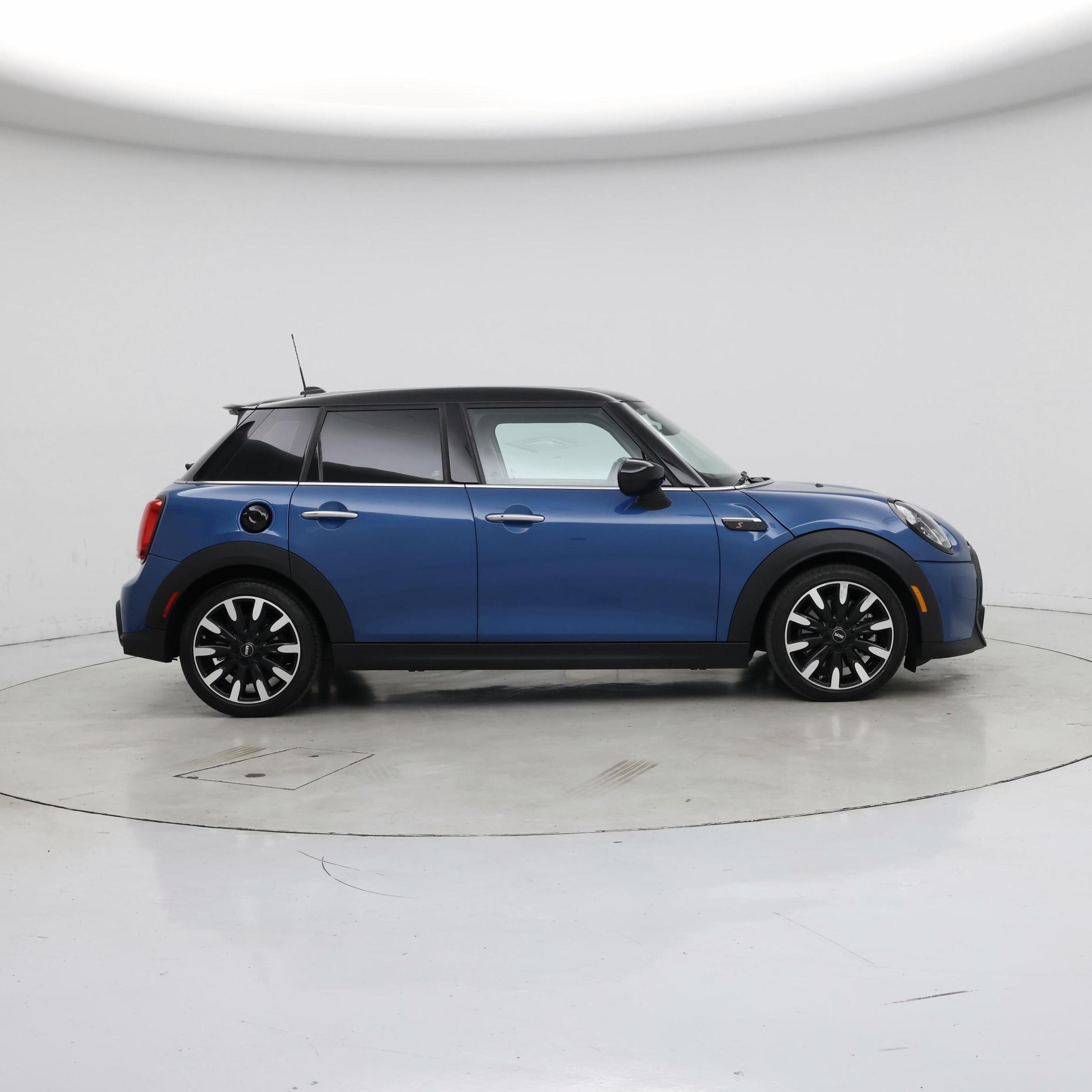 Thumbnail: 2022 MINI Cooper Hardtop - 7