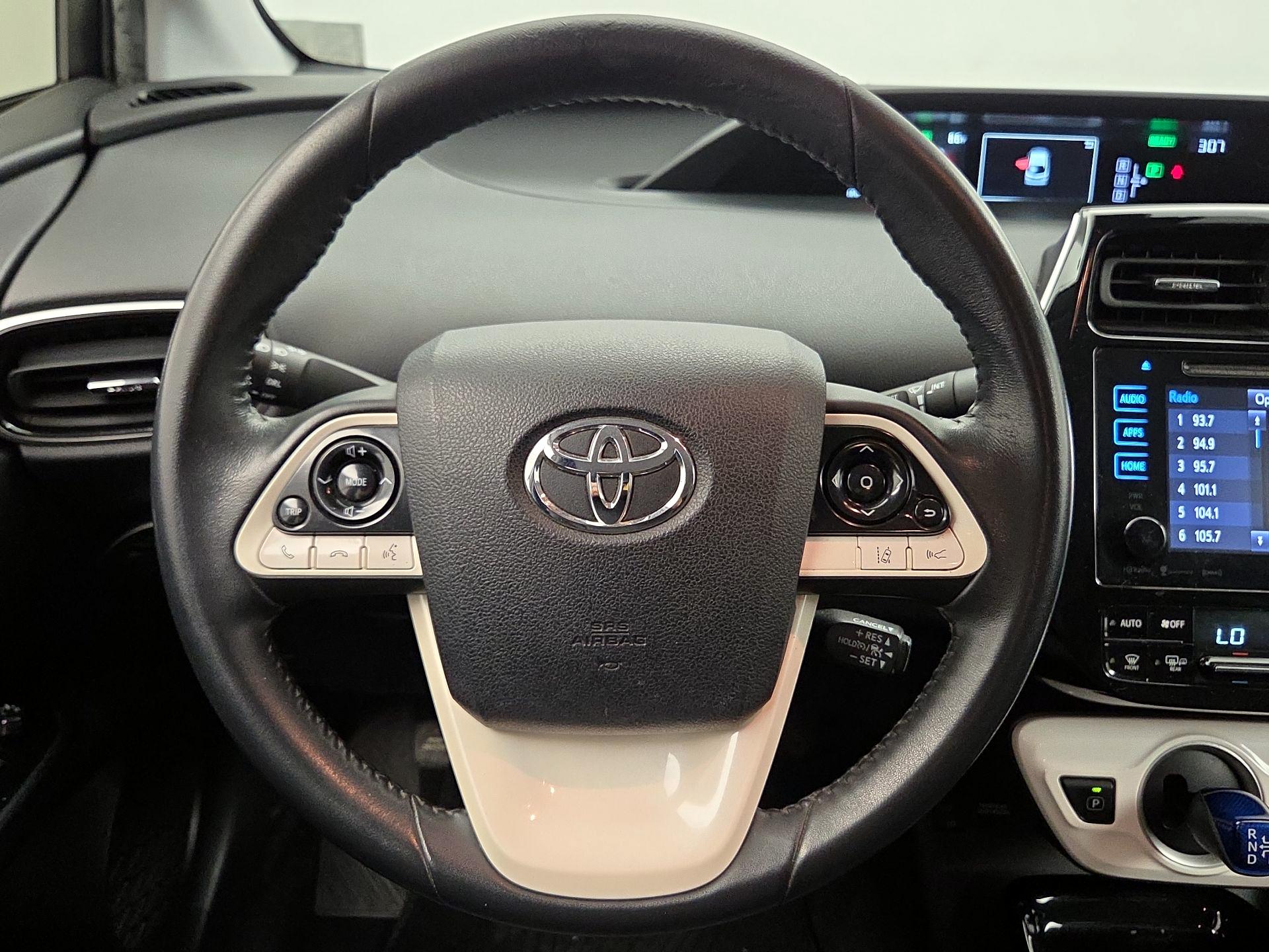 Thumbnail: 2017 Toyota Prius Prime - 10