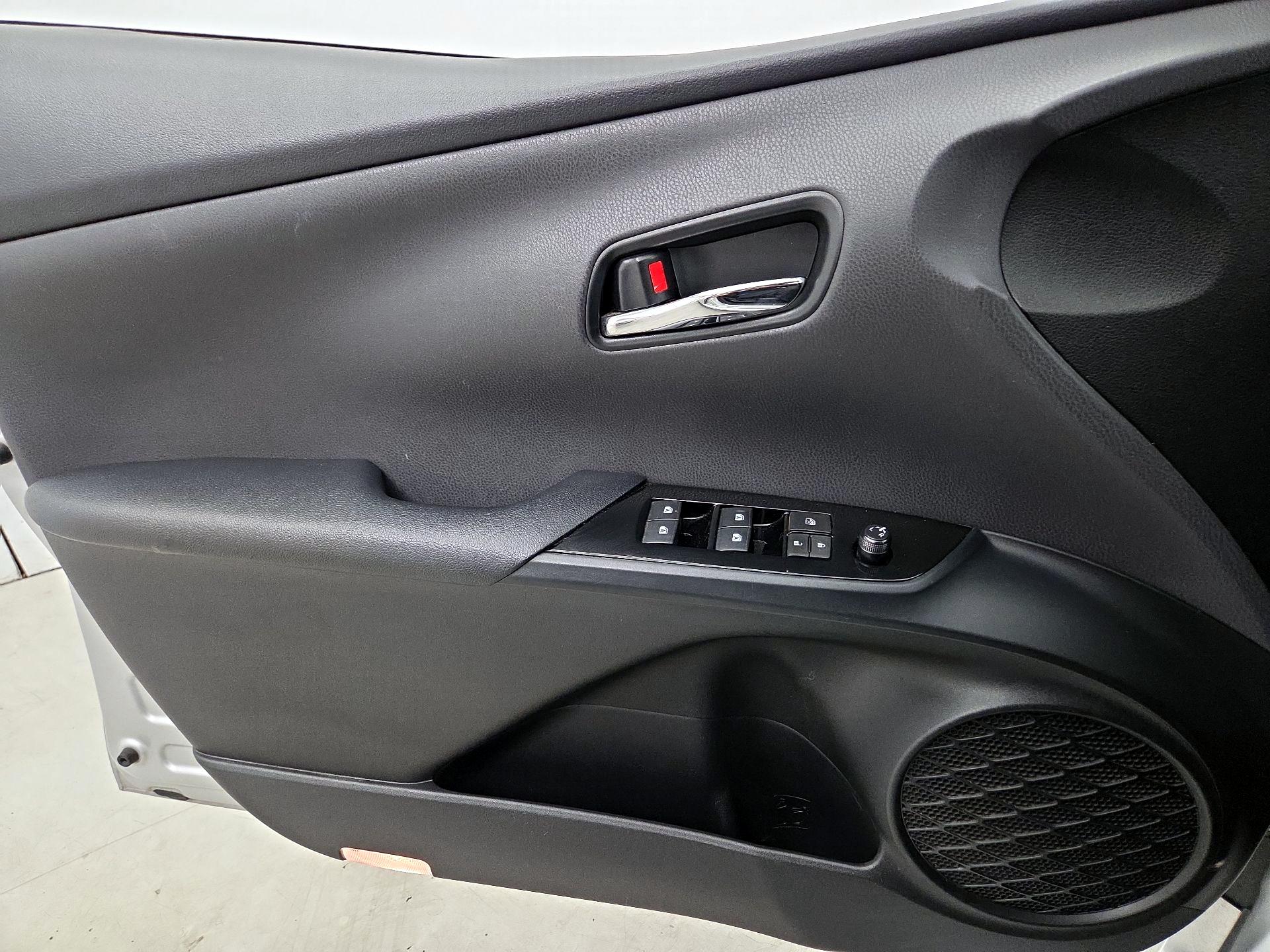 Thumbnail: 2017 Toyota Prius Prime - 12