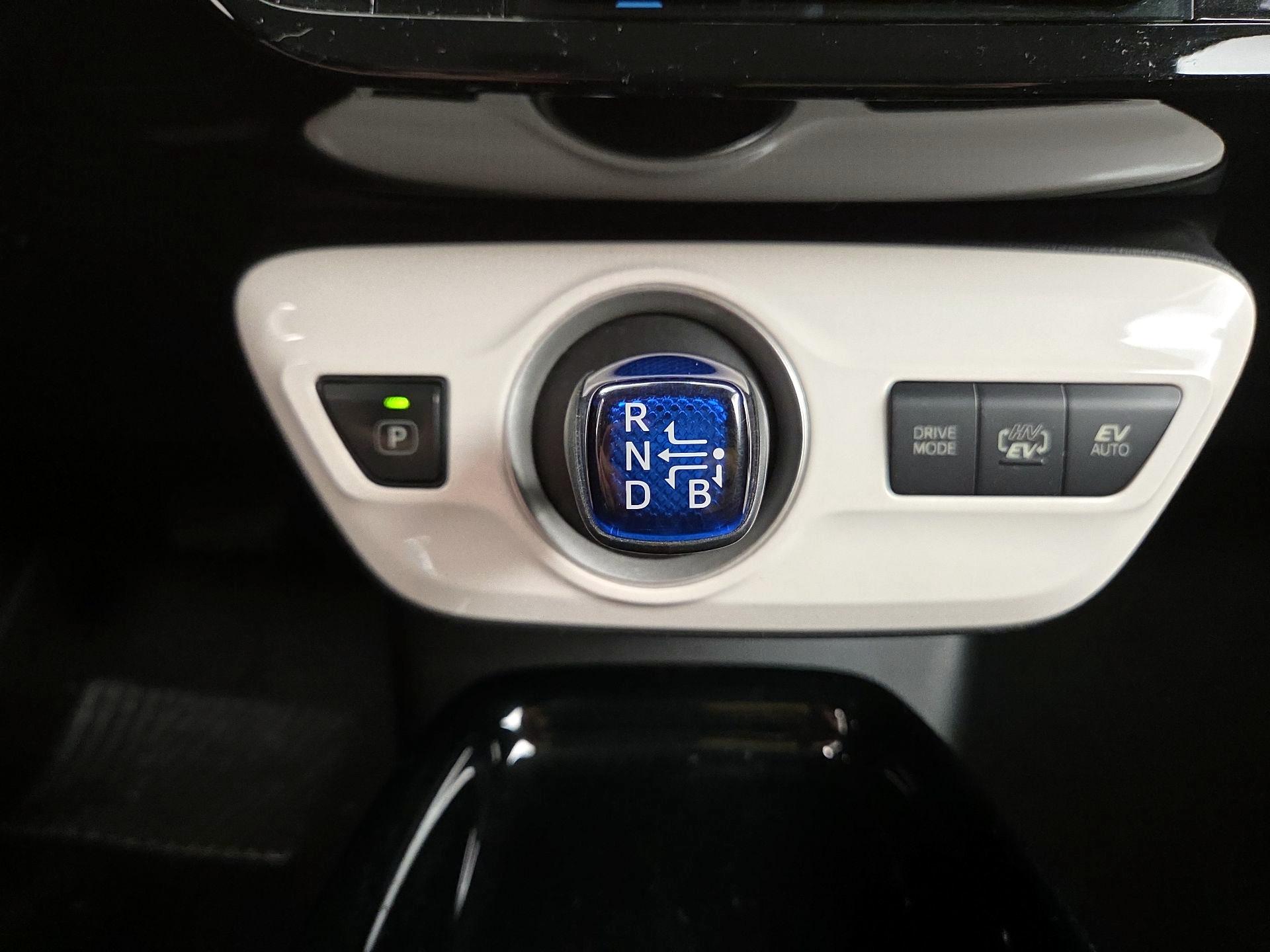 Thumbnail: 2017 Toyota Prius Prime - 17